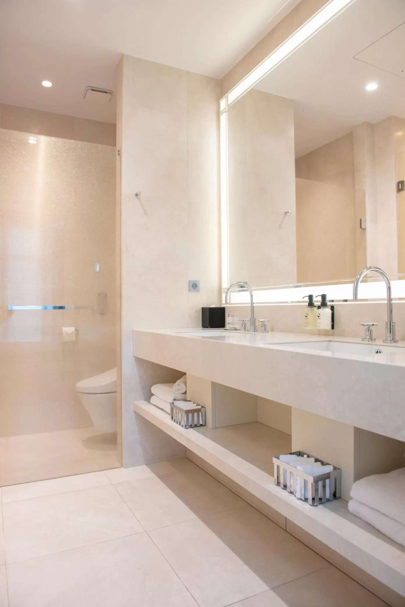 Bathroom in Fauchon l'Hôtel Paris