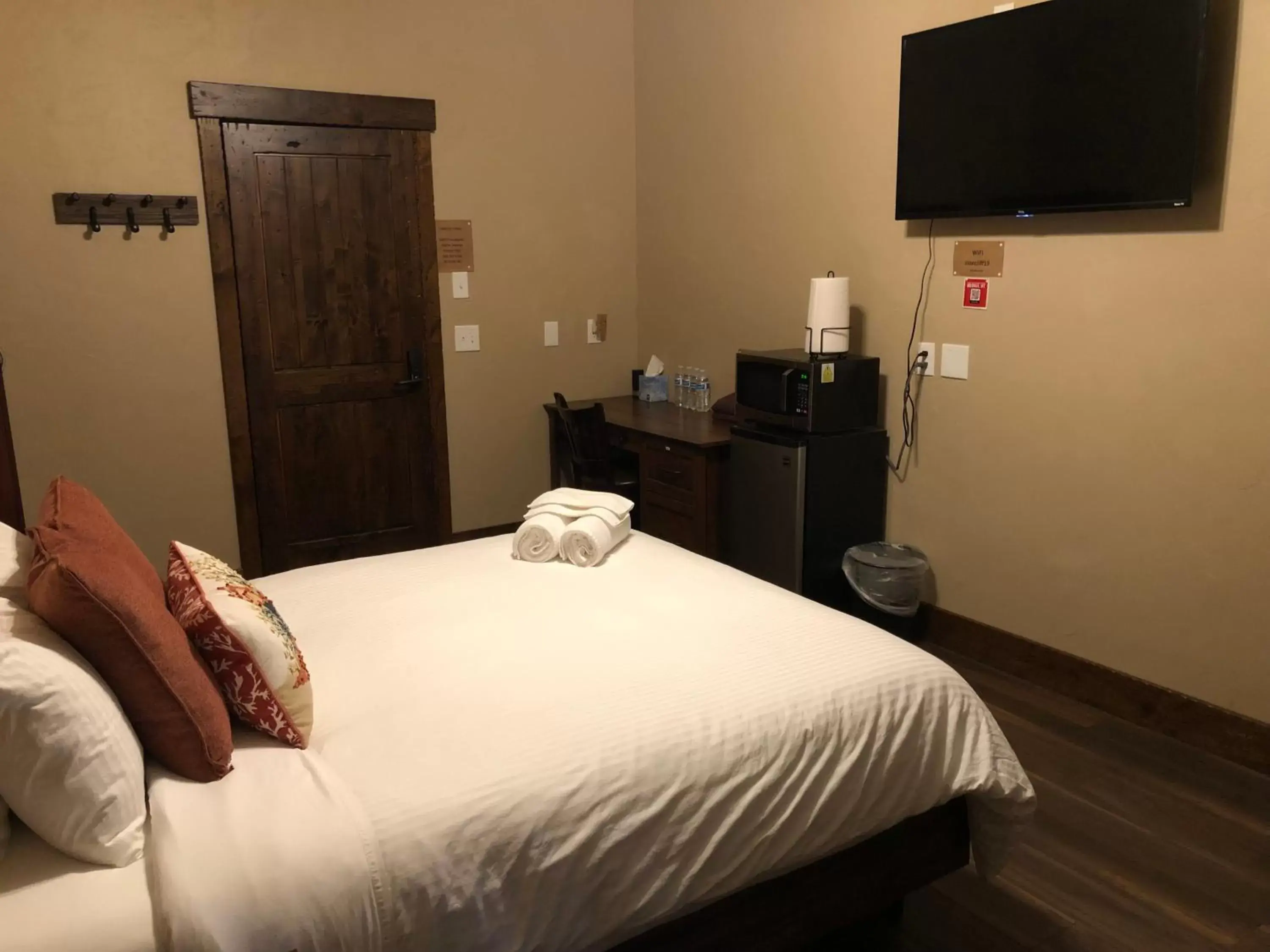 Bedroom, Bed in Zion Cliff Lodge