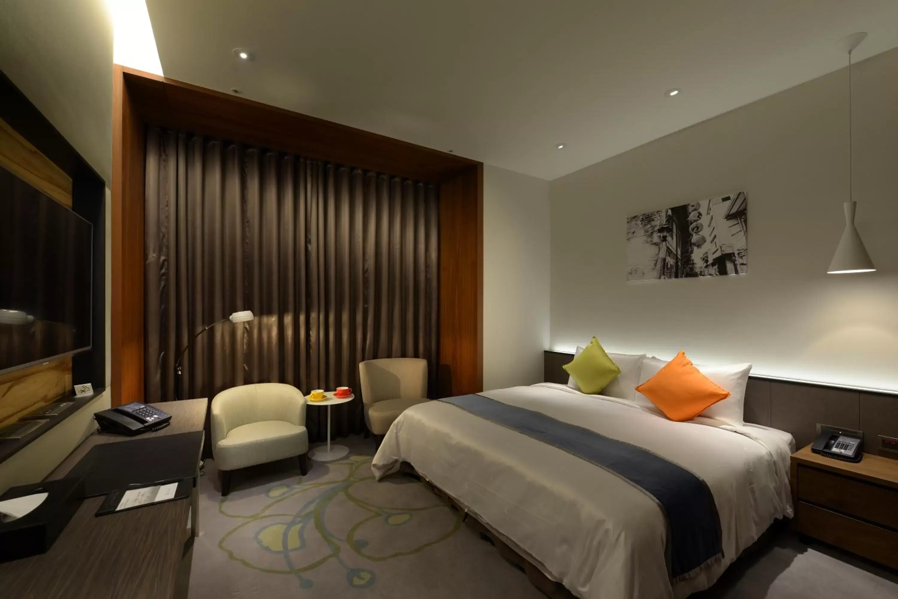 Bedroom, Bed in Golden Tulip Glory Fine Hotel