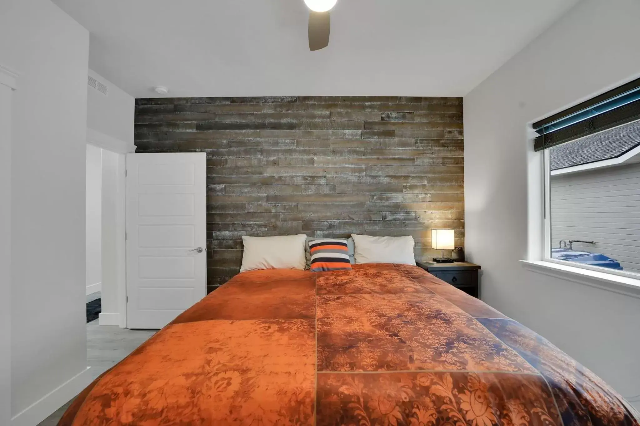 Bedroom, Bed in TJ Rancher - West Side Twin Falls