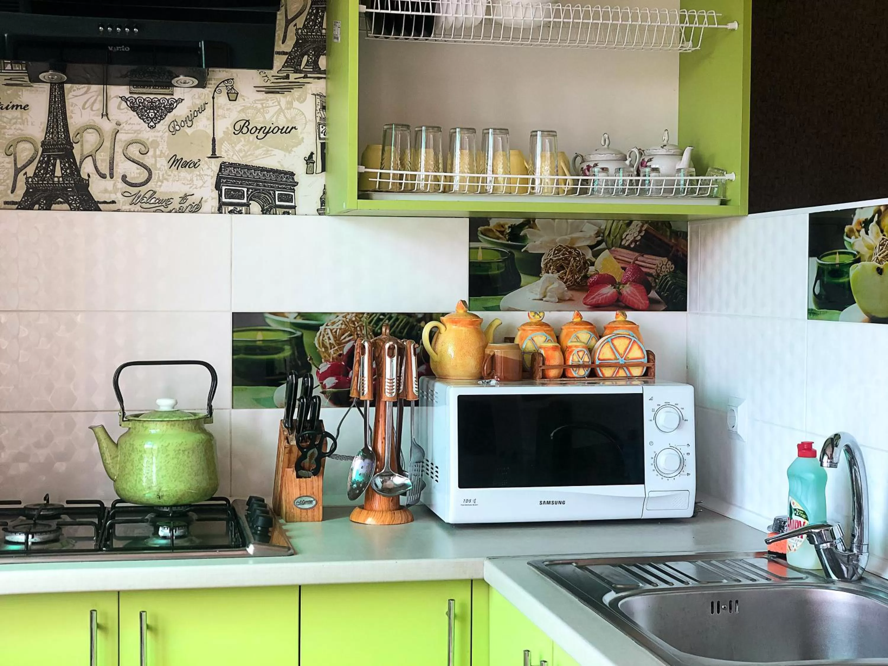 Kitchen or kitchenette, Kitchen/Kitchenette in Zolotoy Bereg Hotel