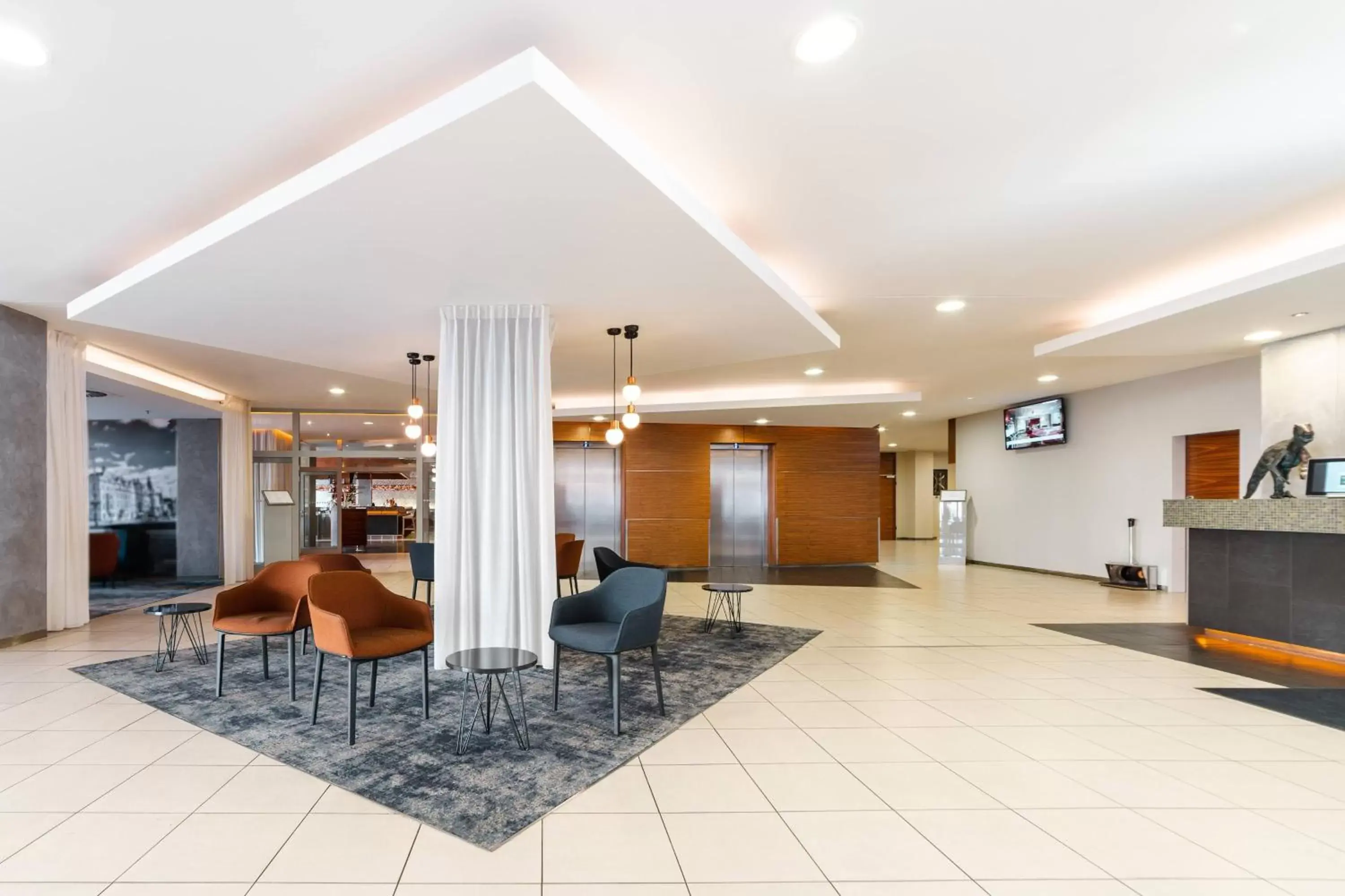 Lobby or reception, Lobby/Reception in Courtyard by Marriott Pilsen