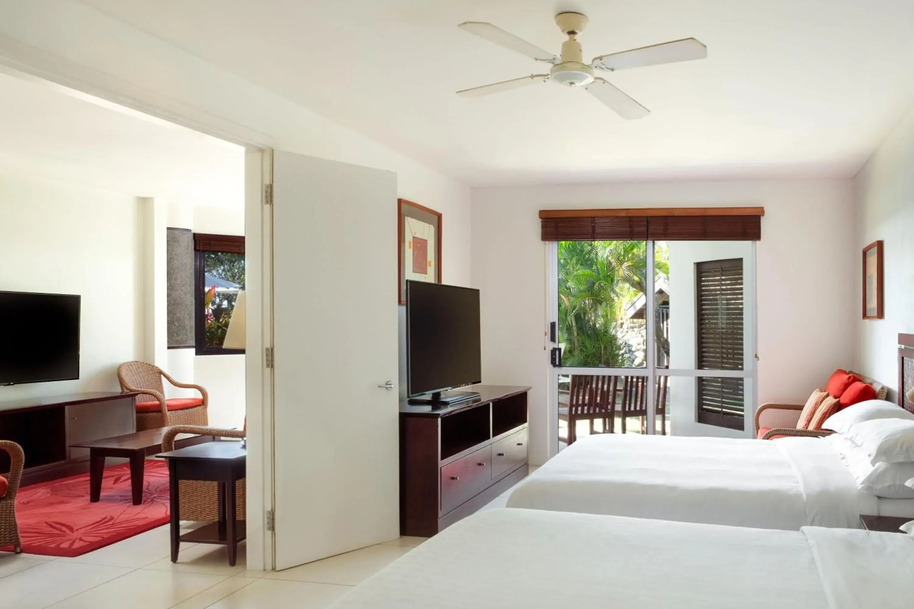 Bedroom, TV/Entertainment Center in Sheraton Denarau Villas