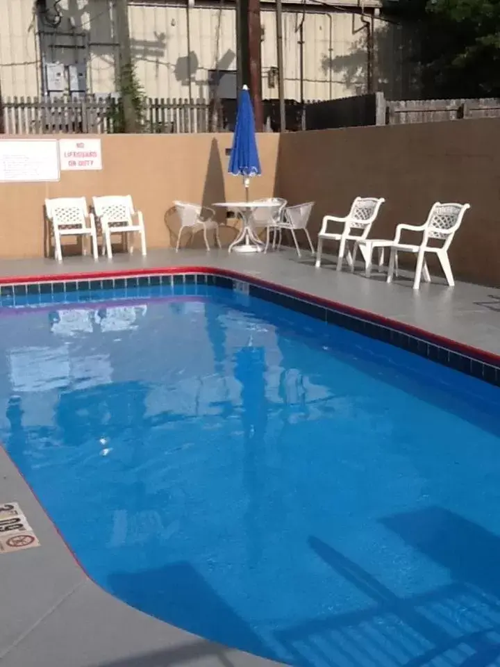 Pool view in Americas Best Value Inn - Brookhaven Pool view in Americas Best Value Inn - Brookhaven