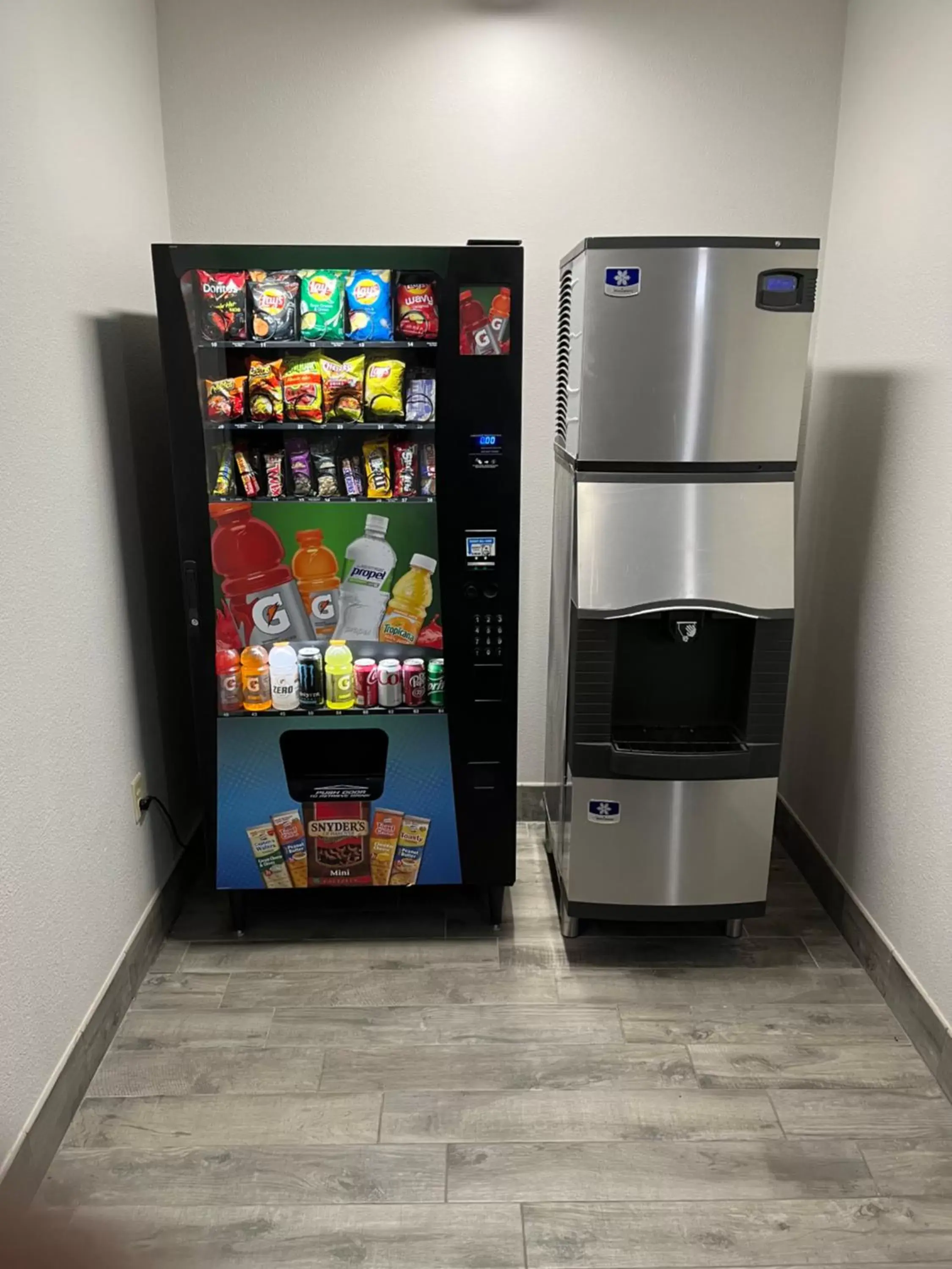 vending machine in Lea County Inn