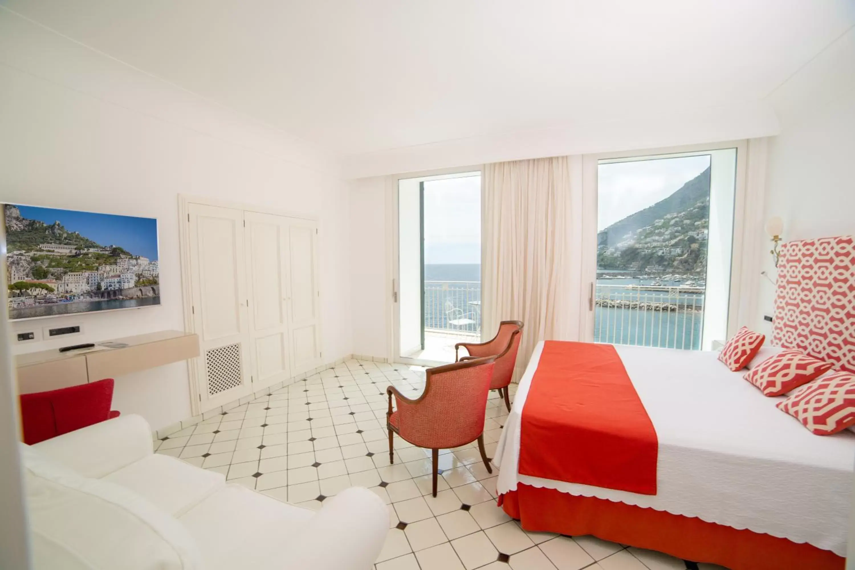 Photo of the whole room in Hotel Marina Riviera