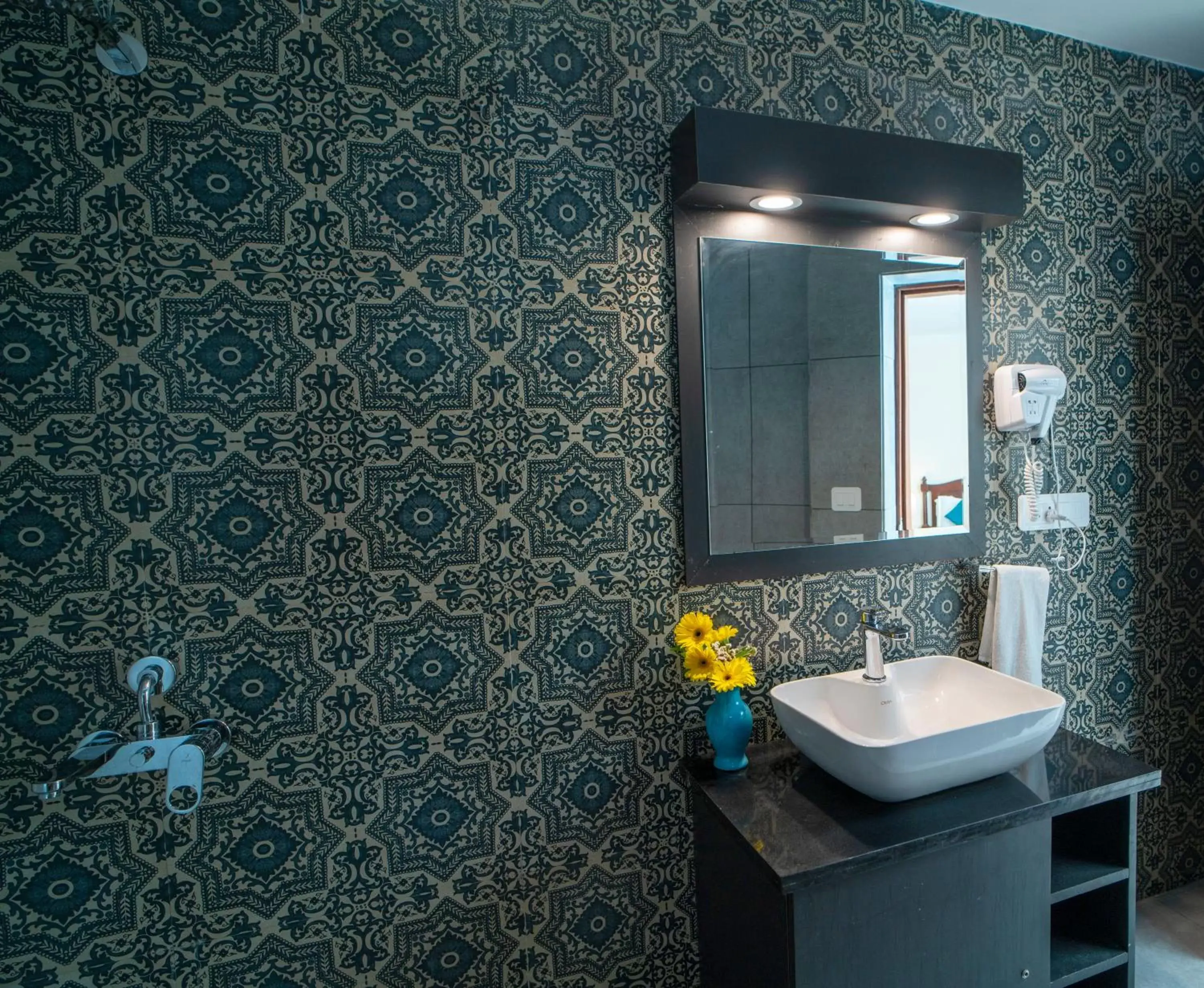 Bathroom in Swaroop Vilas - Lake Facing Boutique Hotel