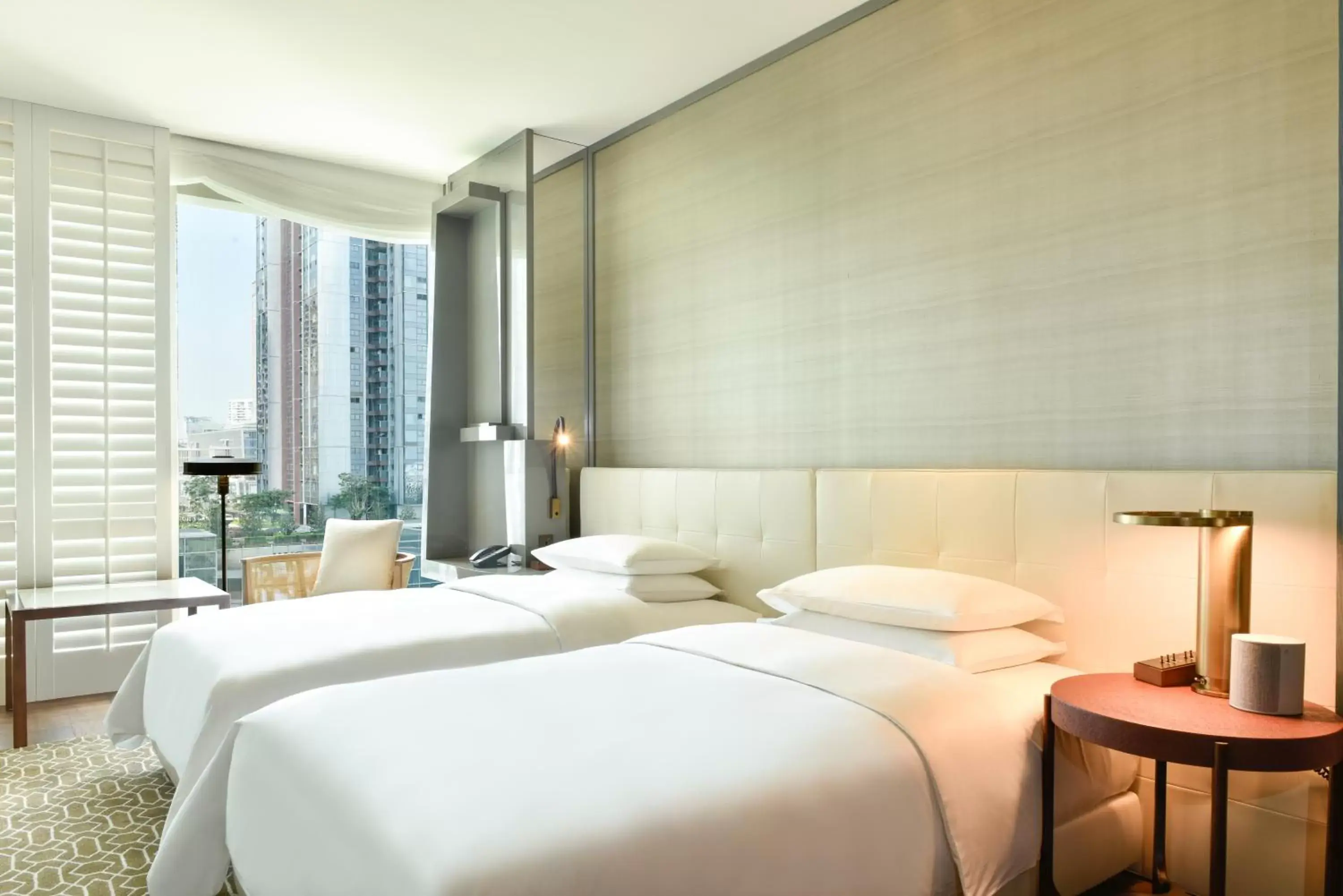 Photo of the whole room, Bed in Andaz Shenzhen Bay