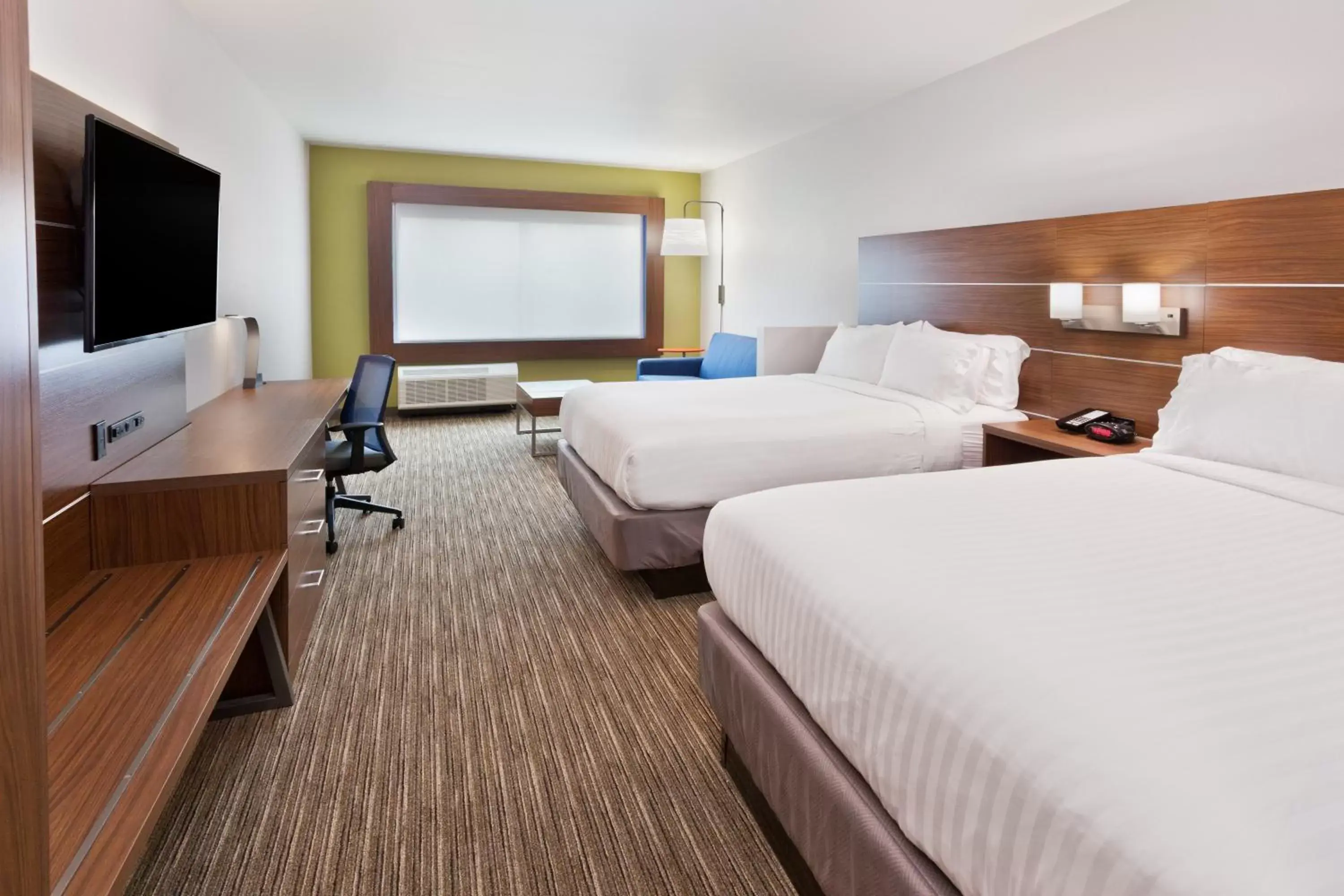 King Suite - Disability Access in Holiday Inn Express & Suites - Cartersville by IHG King Suite - Disability Access in Holiday Inn Express & Suites - Cartersville by IHG