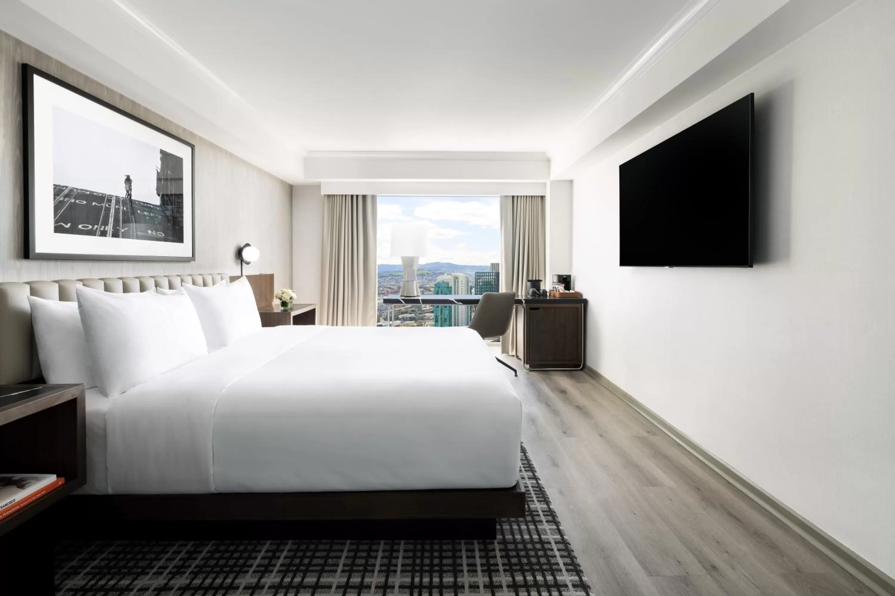 Bedroom, Bed in Hyatt Regency San Francisco Downtown SOMA