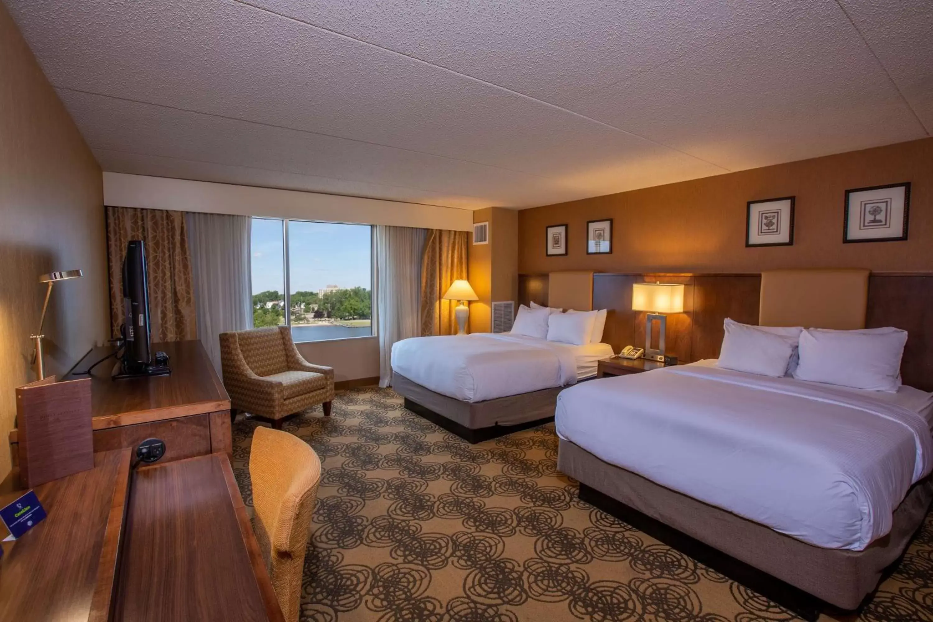 Bedroom in DoubleTree by Hilton Bay City - Riverfront