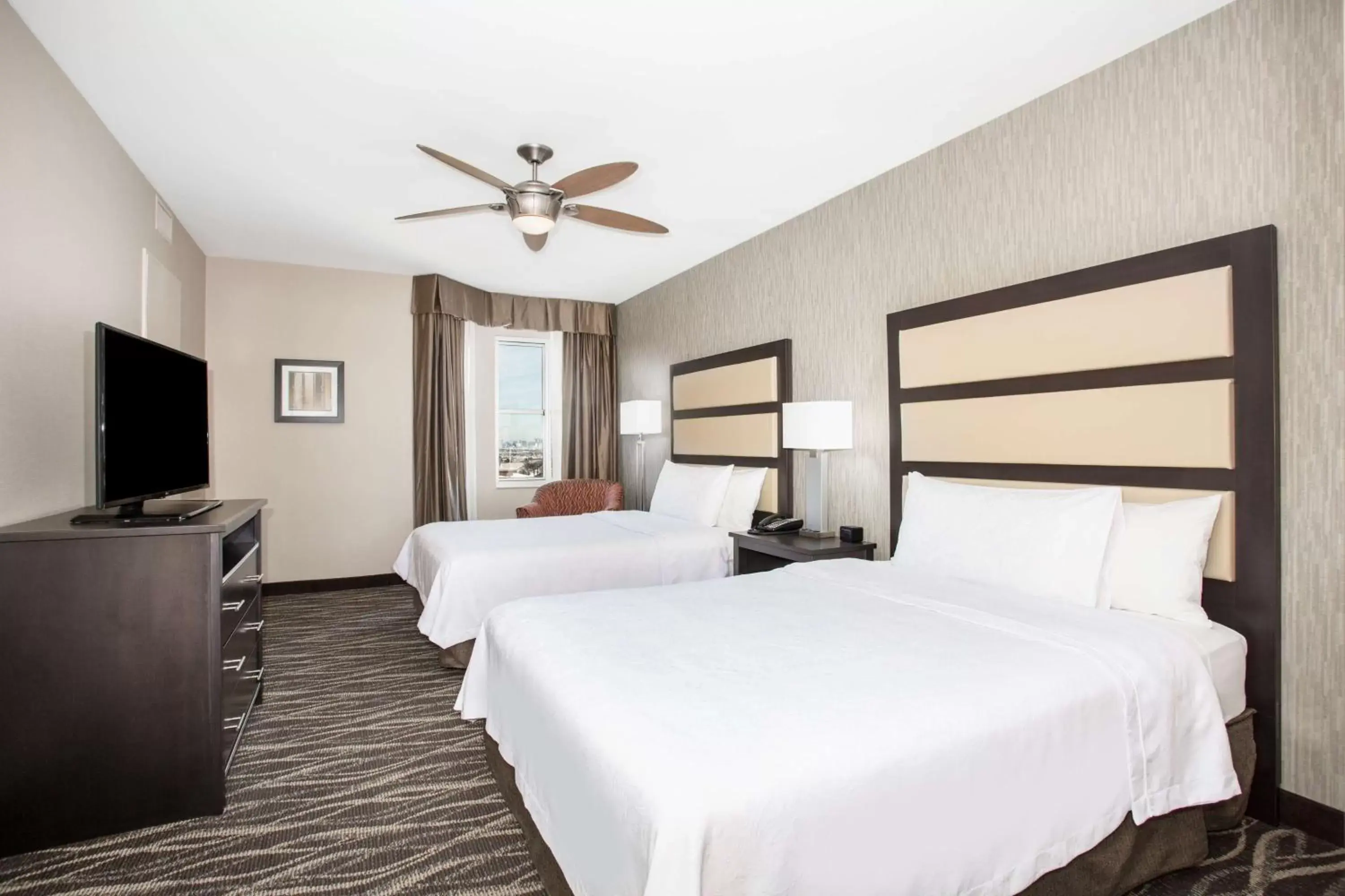 Living room, Bed in Homewood Suites by Hilton South Las Vegas