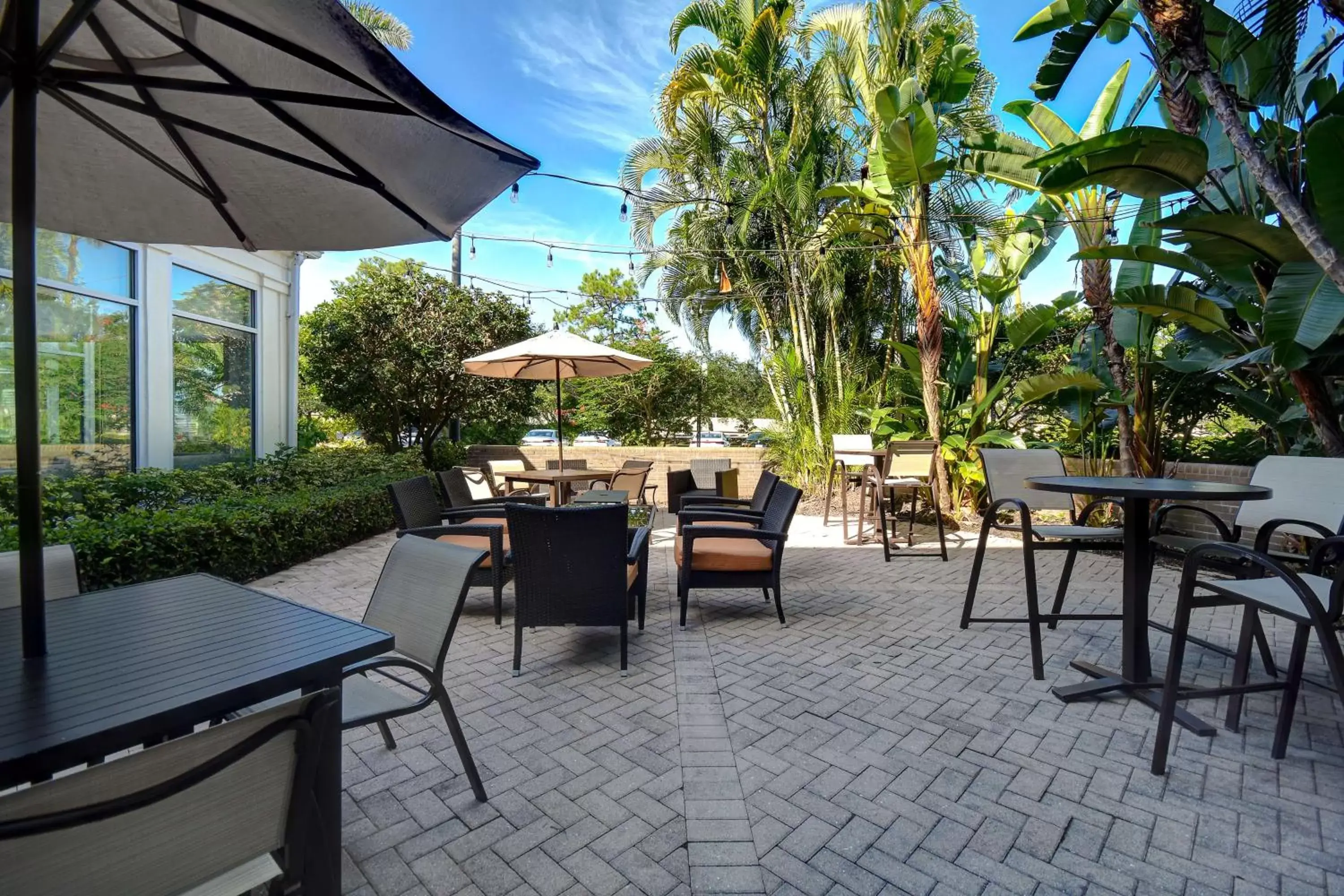 Property building, Restaurant/Places to Eat in Hilton Garden Inn Fort Myers