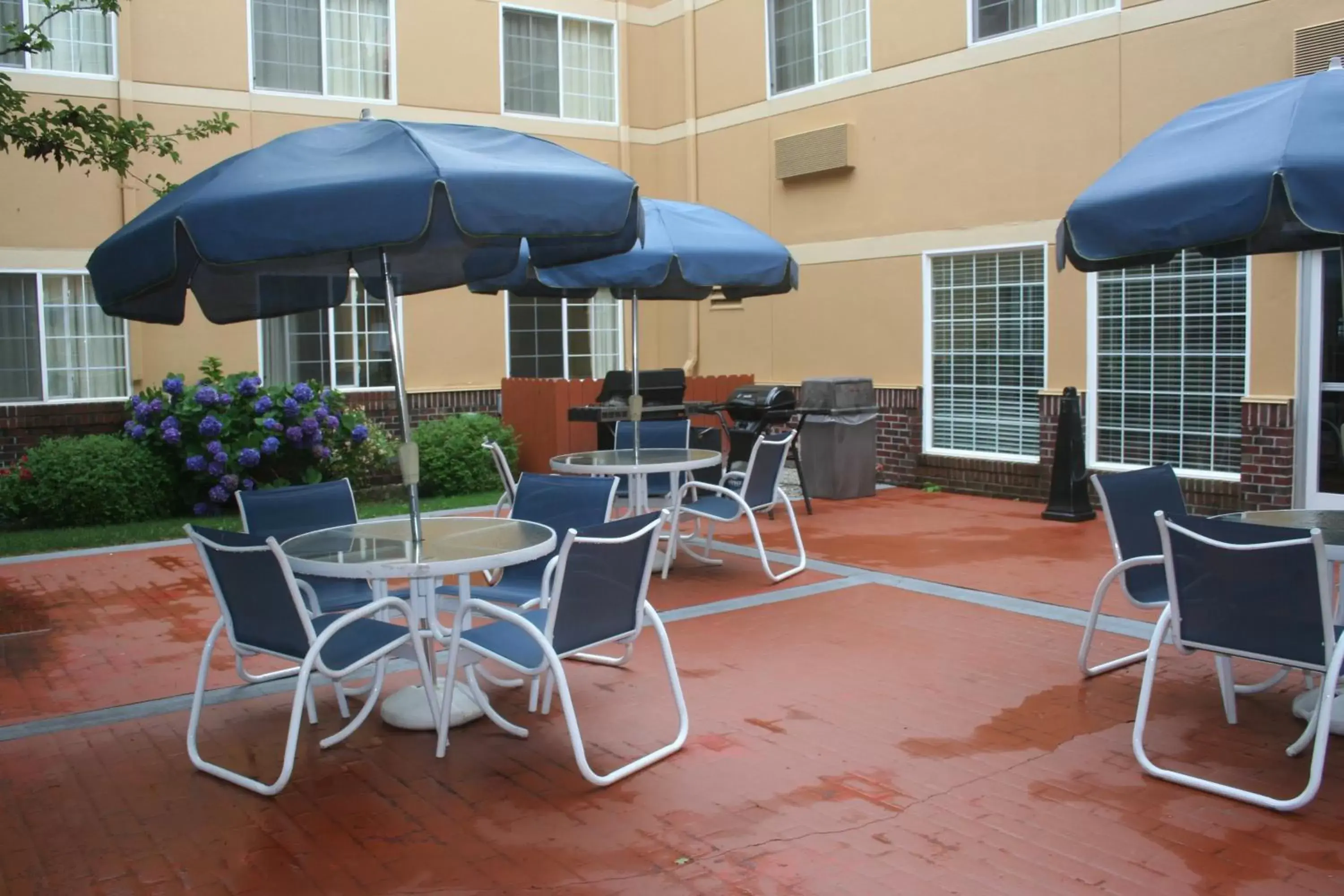 Area and facilities in Extended Stay America Suites - Providence - Airport