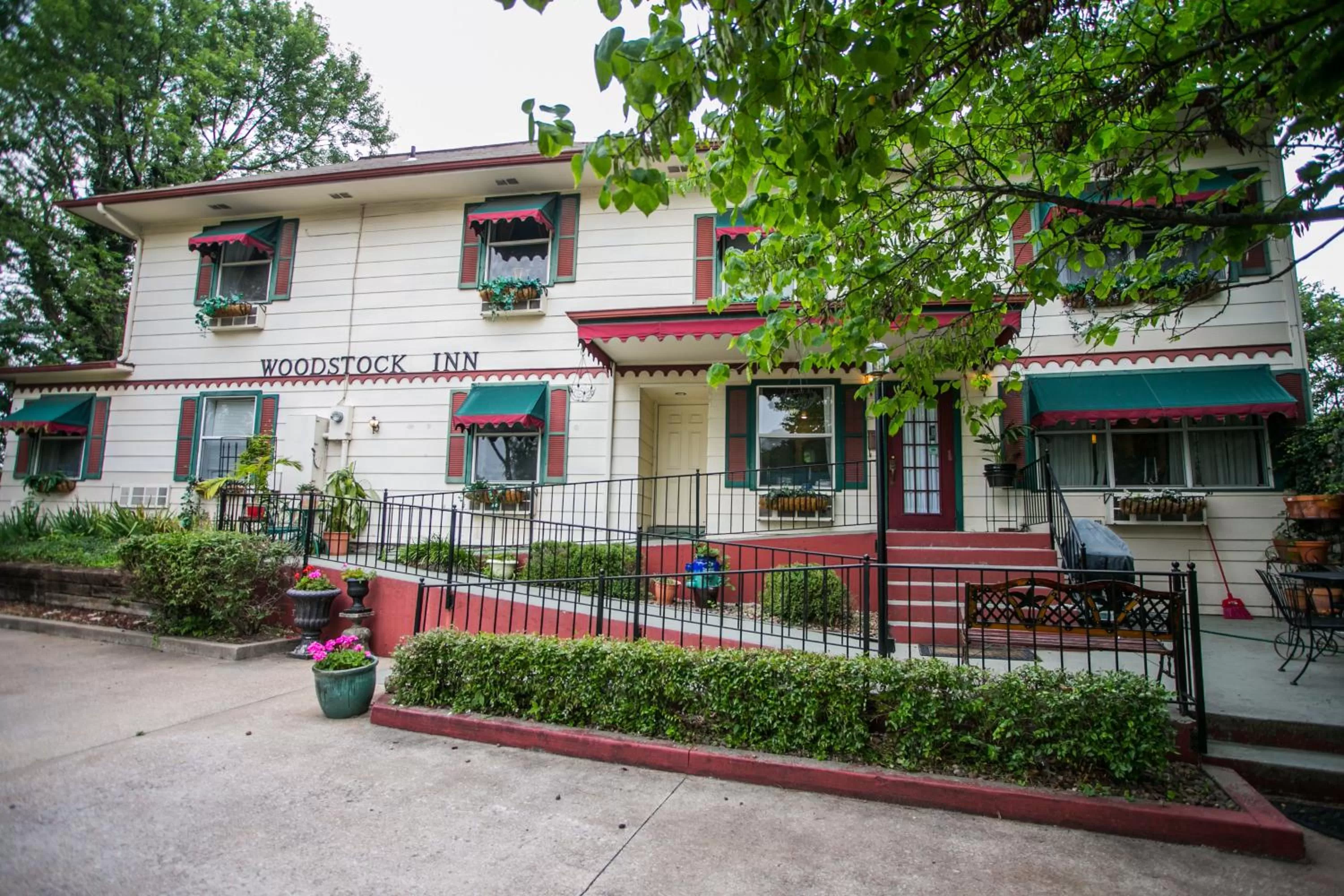 Facade/entrance in Woodstock Inn Bed & Breakfast