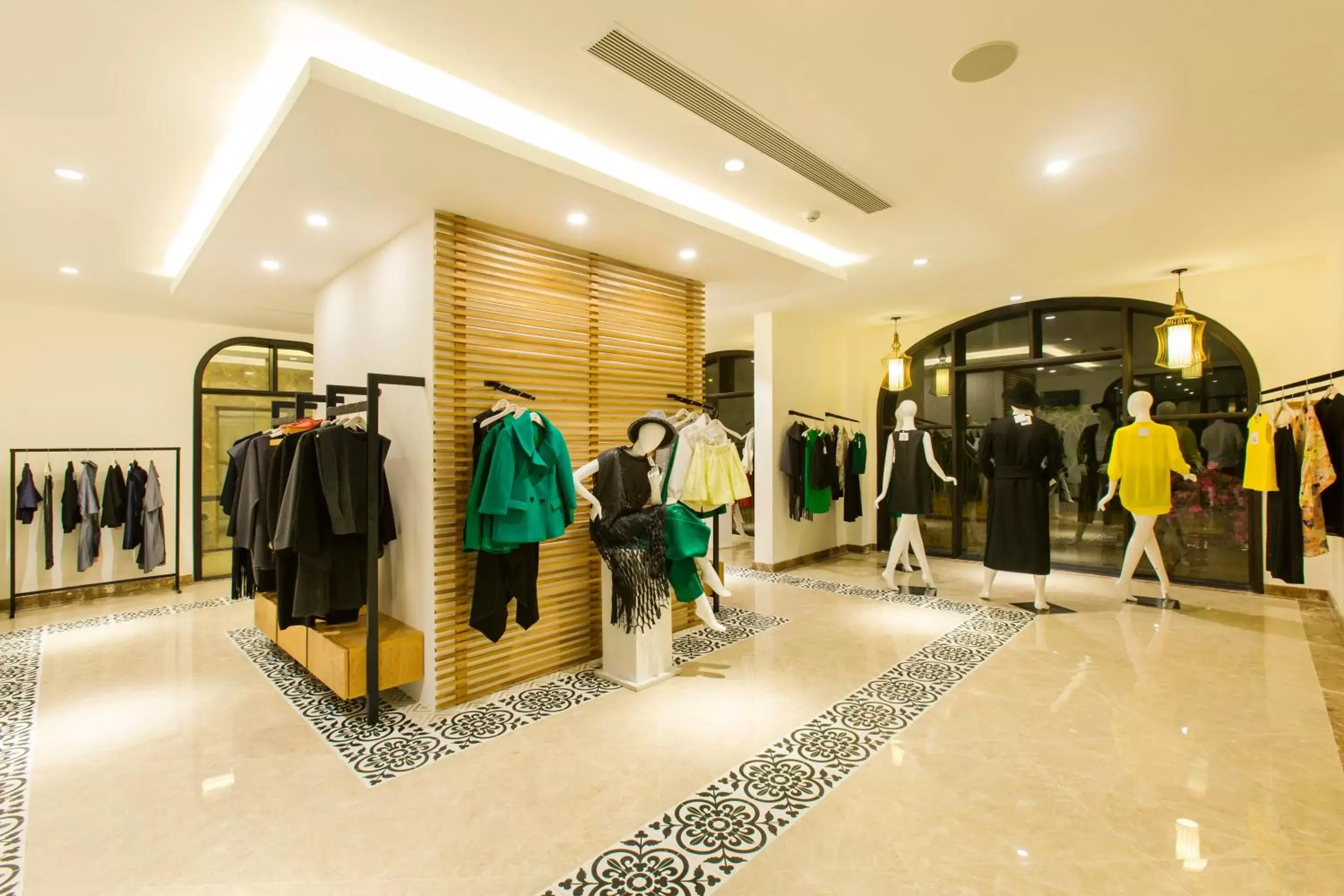 On-site shops in Lasenta Boutique Hotel Hoian