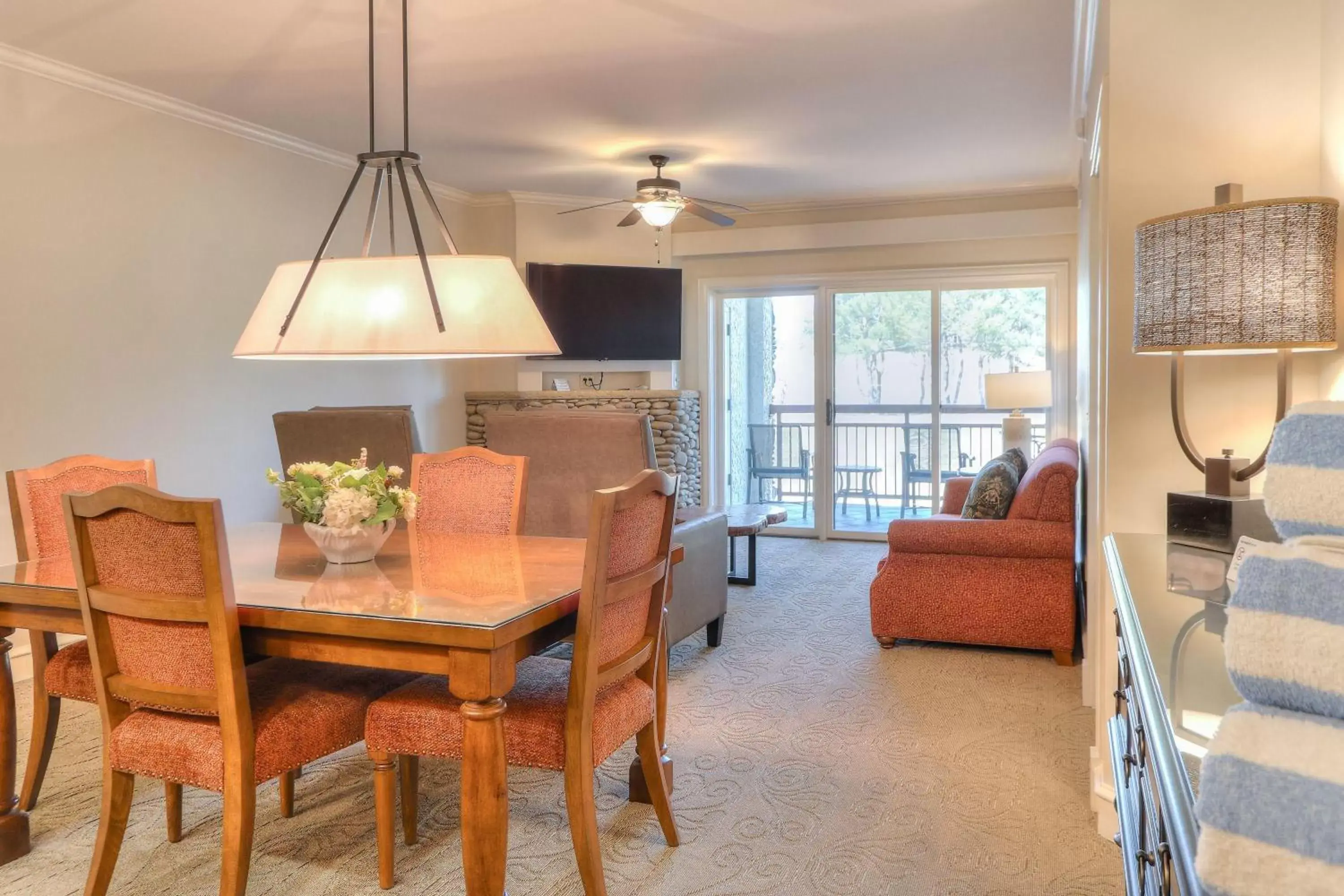 Dining Area in RiverStone Resort & Spa