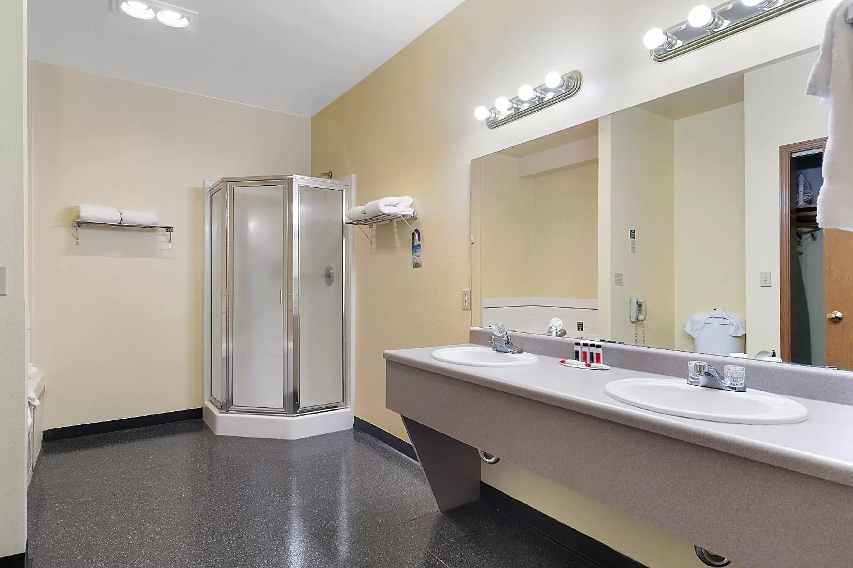 Shower, Bathroom in Days Inn by Wyndham Ellensburg