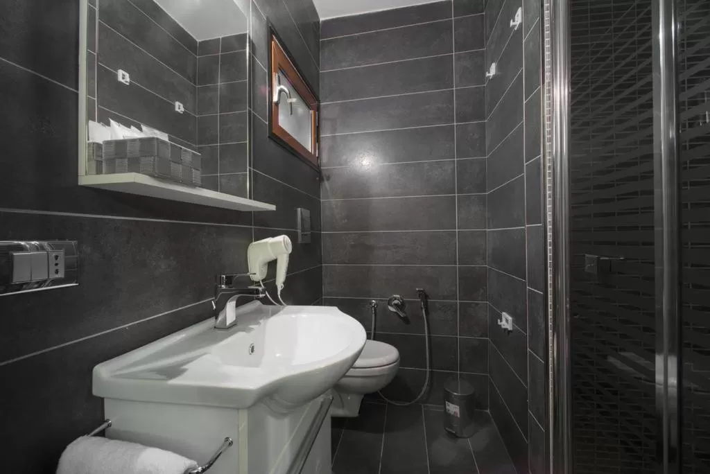 Toilet in Il Taschino Suite