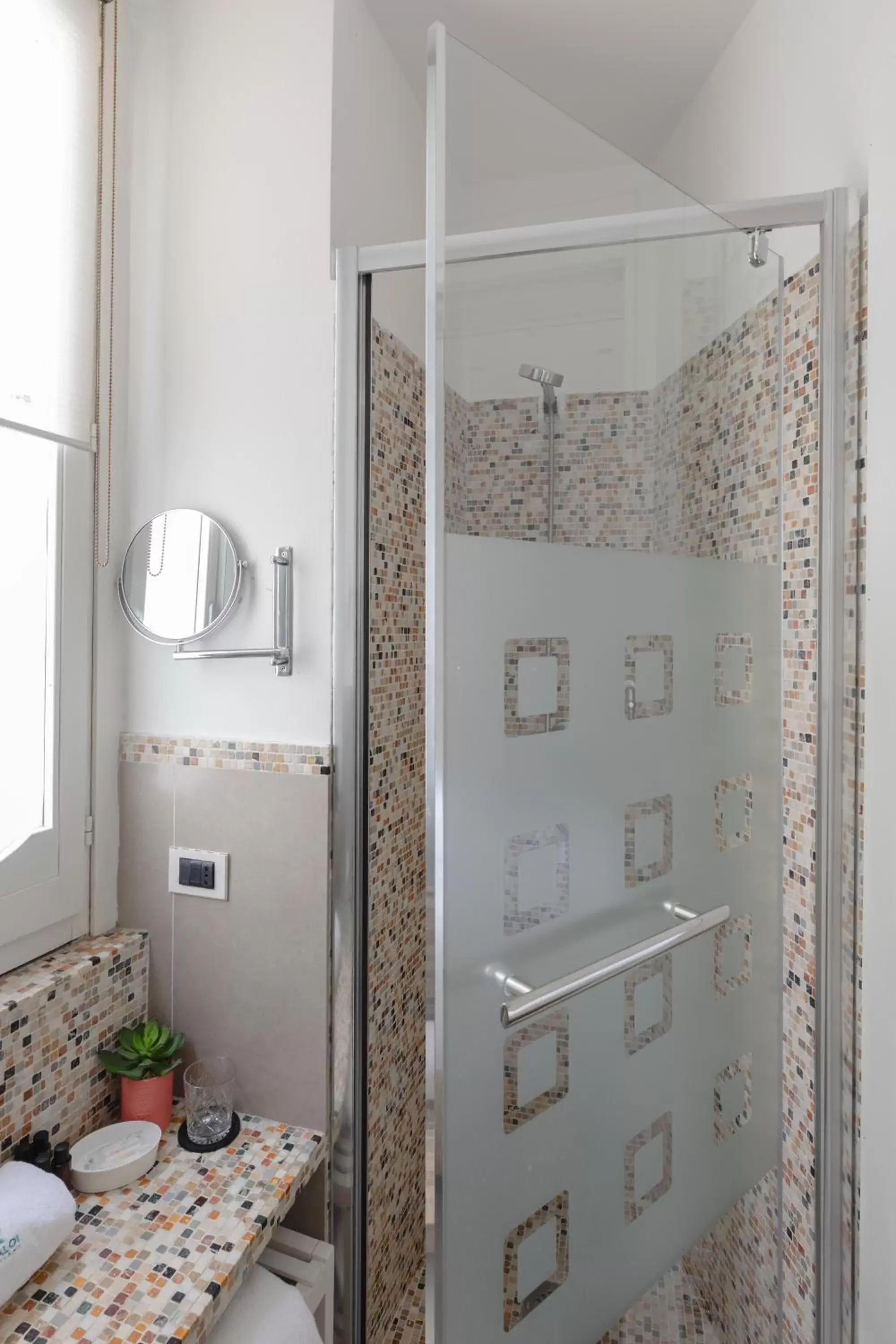 Shower, Bathroom in Relais Roma Centro