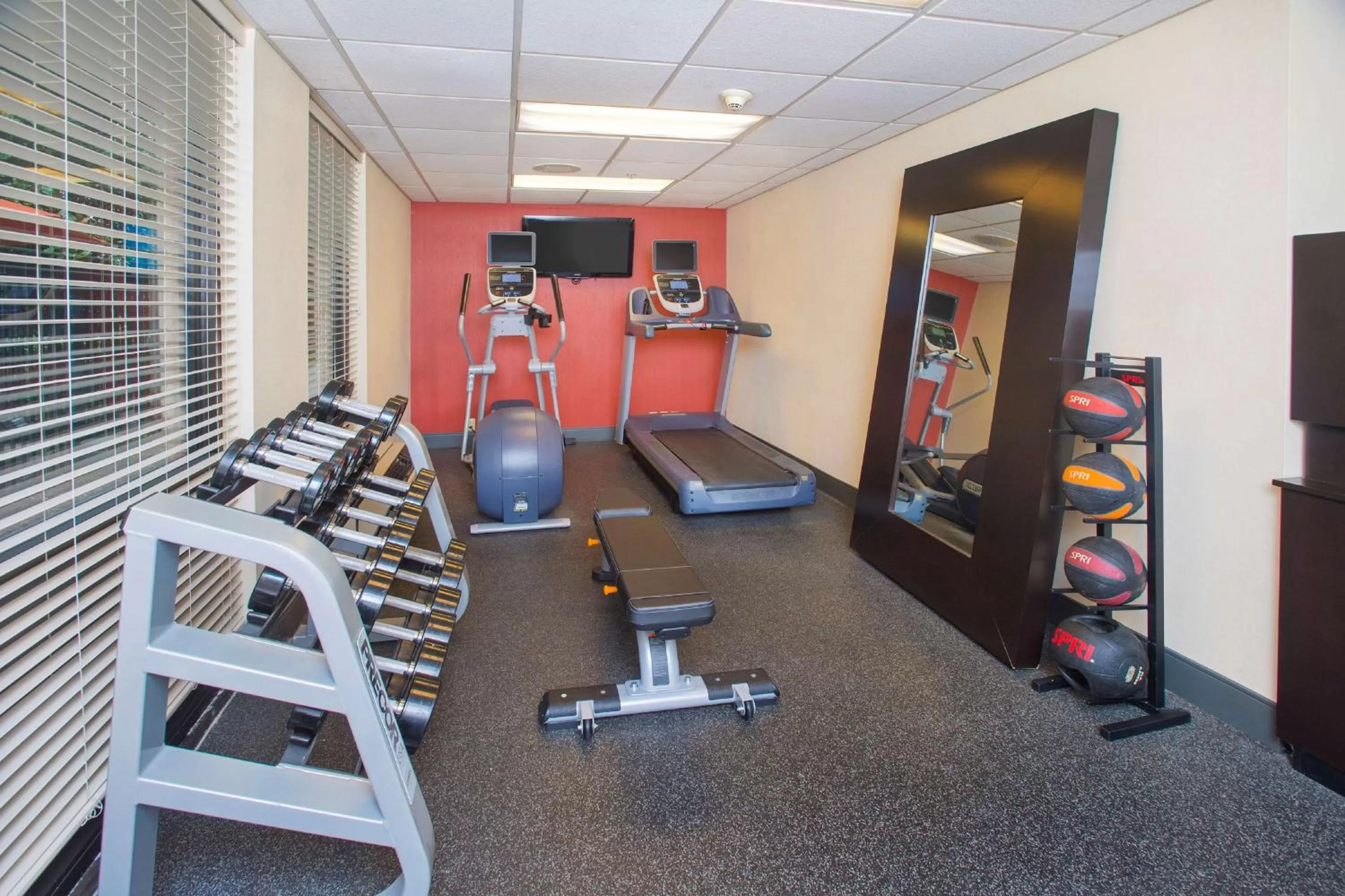 Fitness centre/facilities in Hampton Inn & Suites Annapolis