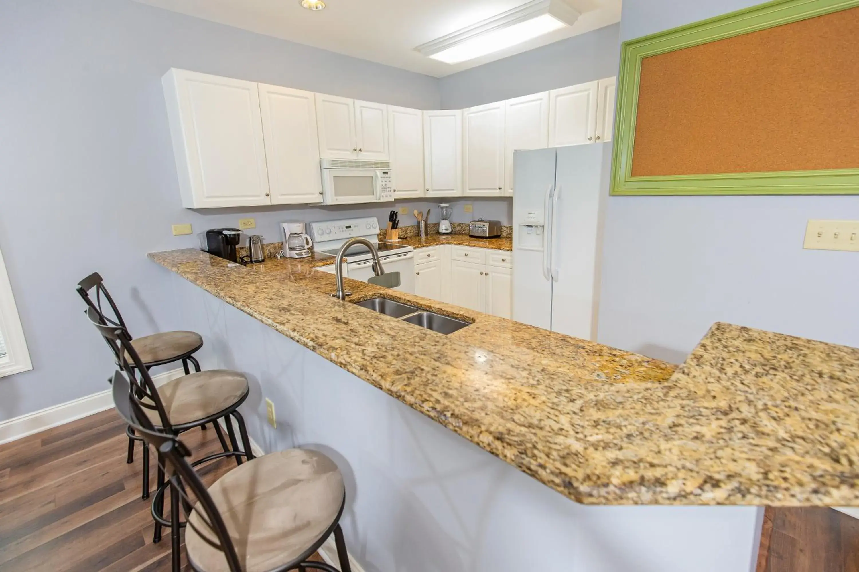 Kitchen or kitchenette, Kitchen/Kitchenette in Grande Villas at World Tour