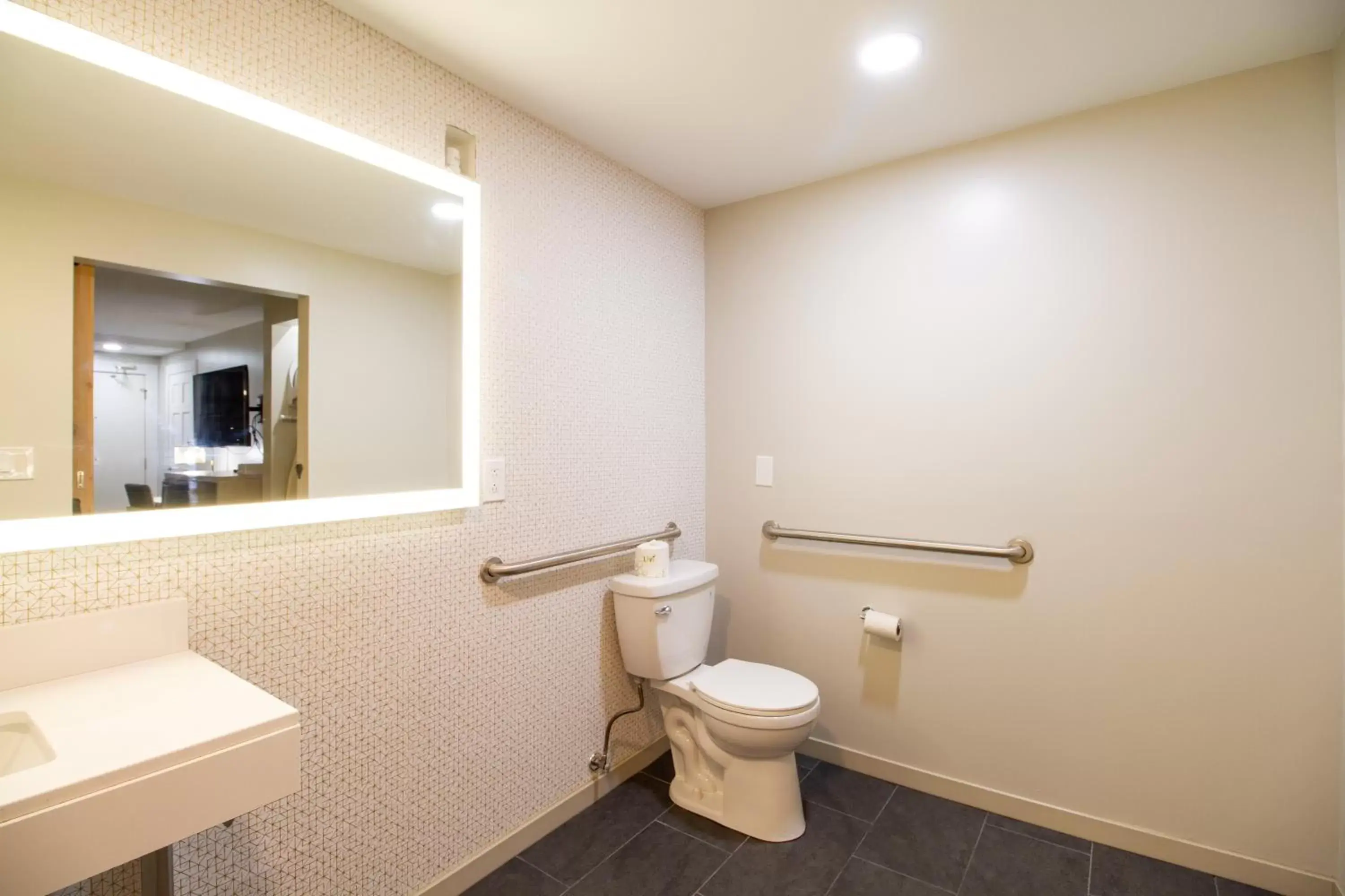 Bathroom in Woodwards White Mountain Resort BW Signature Collection