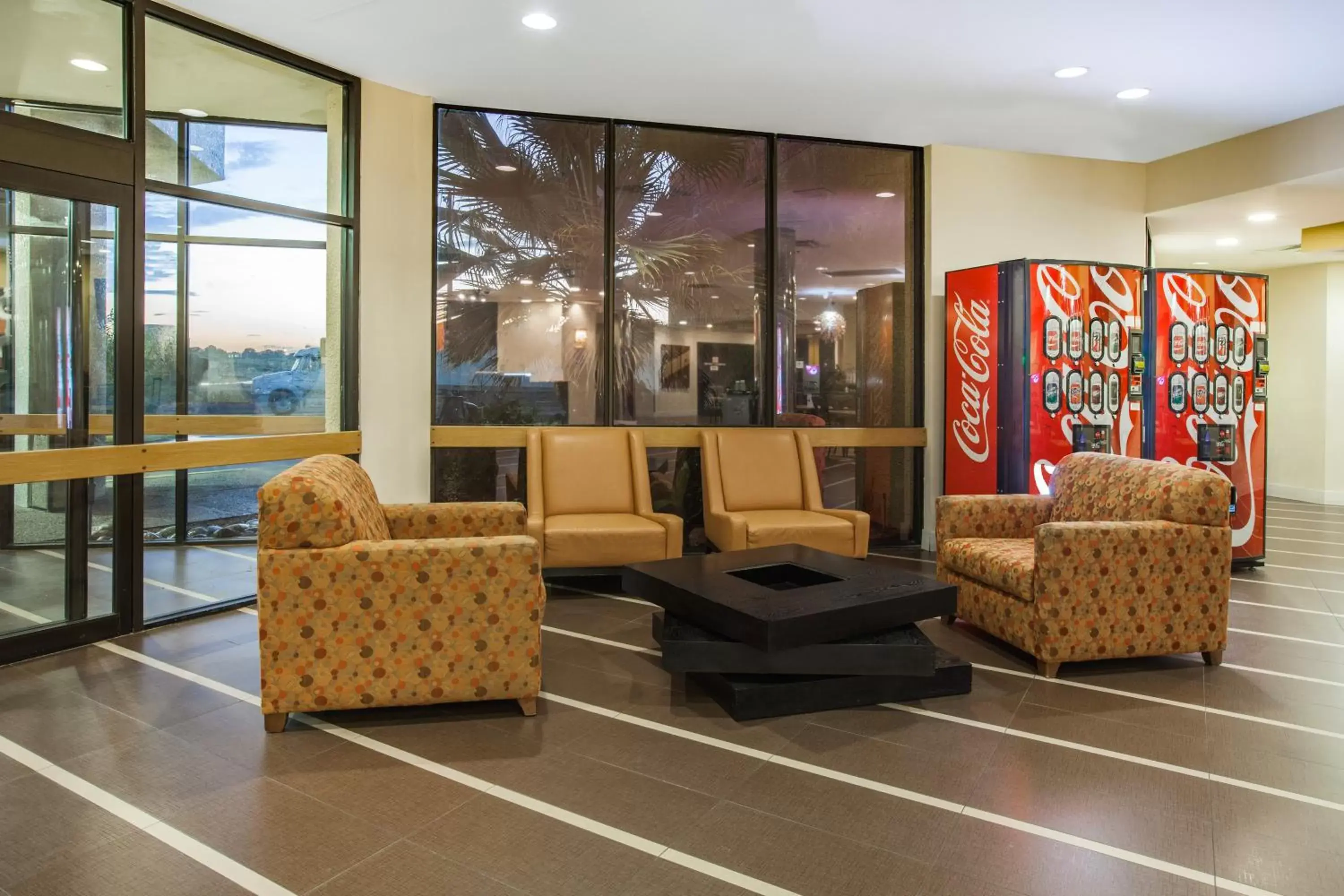Communal lounge/ TV room, Lobby/Reception in Days Inn by Wyndham Sherman
