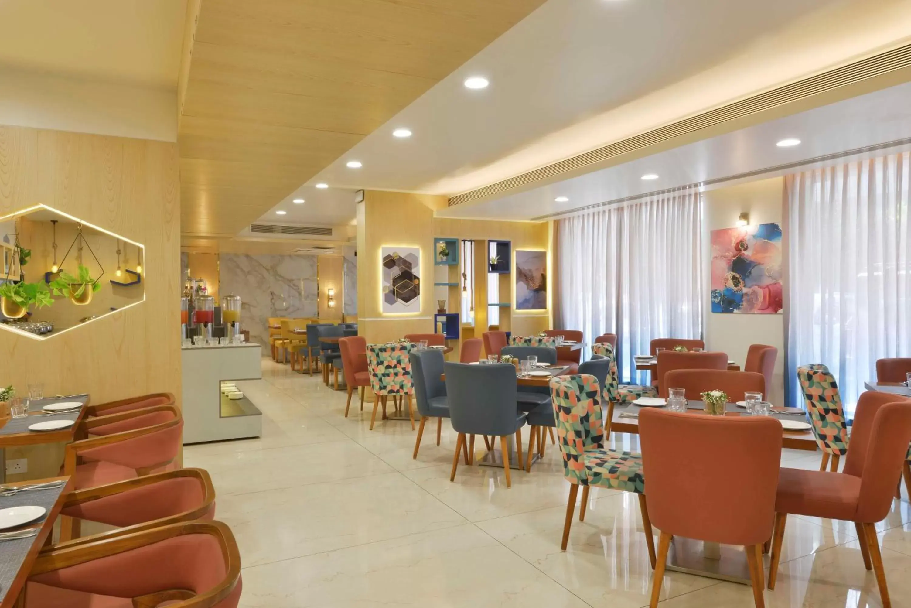 Breakfast, Restaurant/Places to Eat in Hampton by Hilton Vadodara-Alkapuri