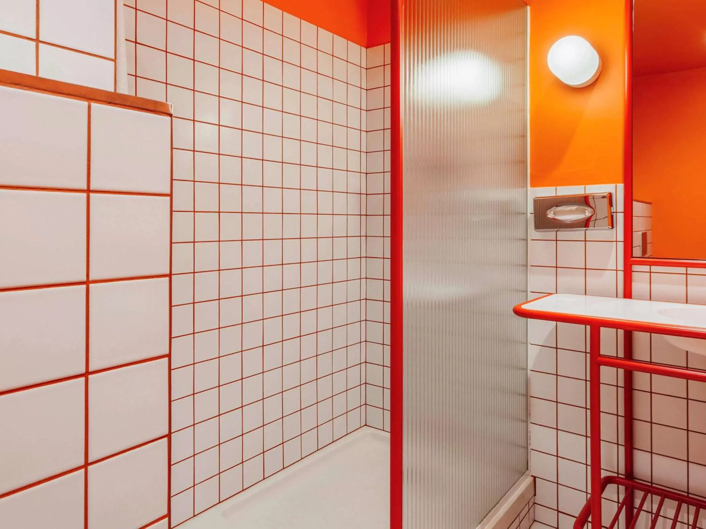 Photo of the whole room, Bathroom in Ibis Styles Madrid City Las Ventas