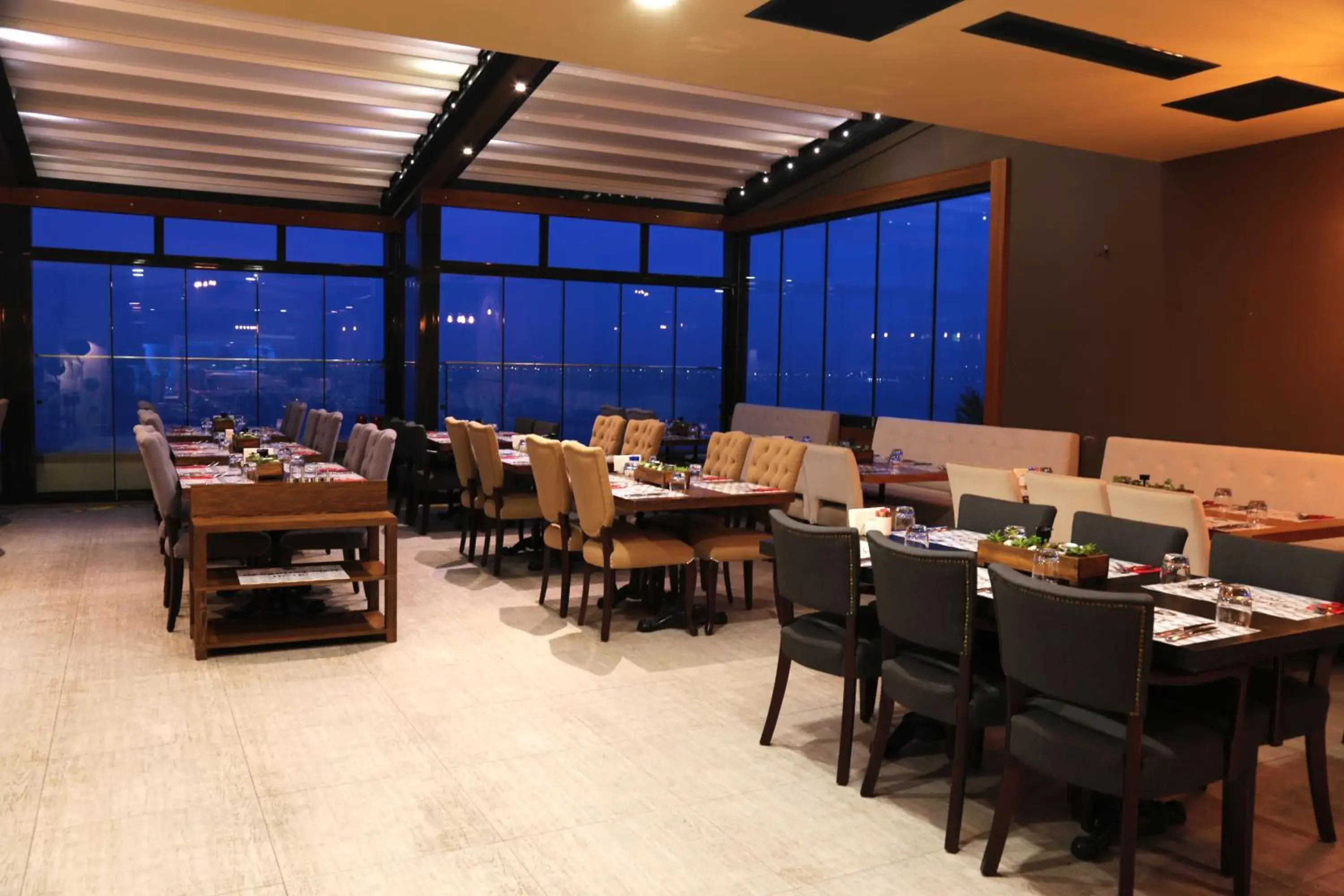 Food and drinks in Pasaport Pier Hotel Food and drinks in Pasaport Pier Hotel