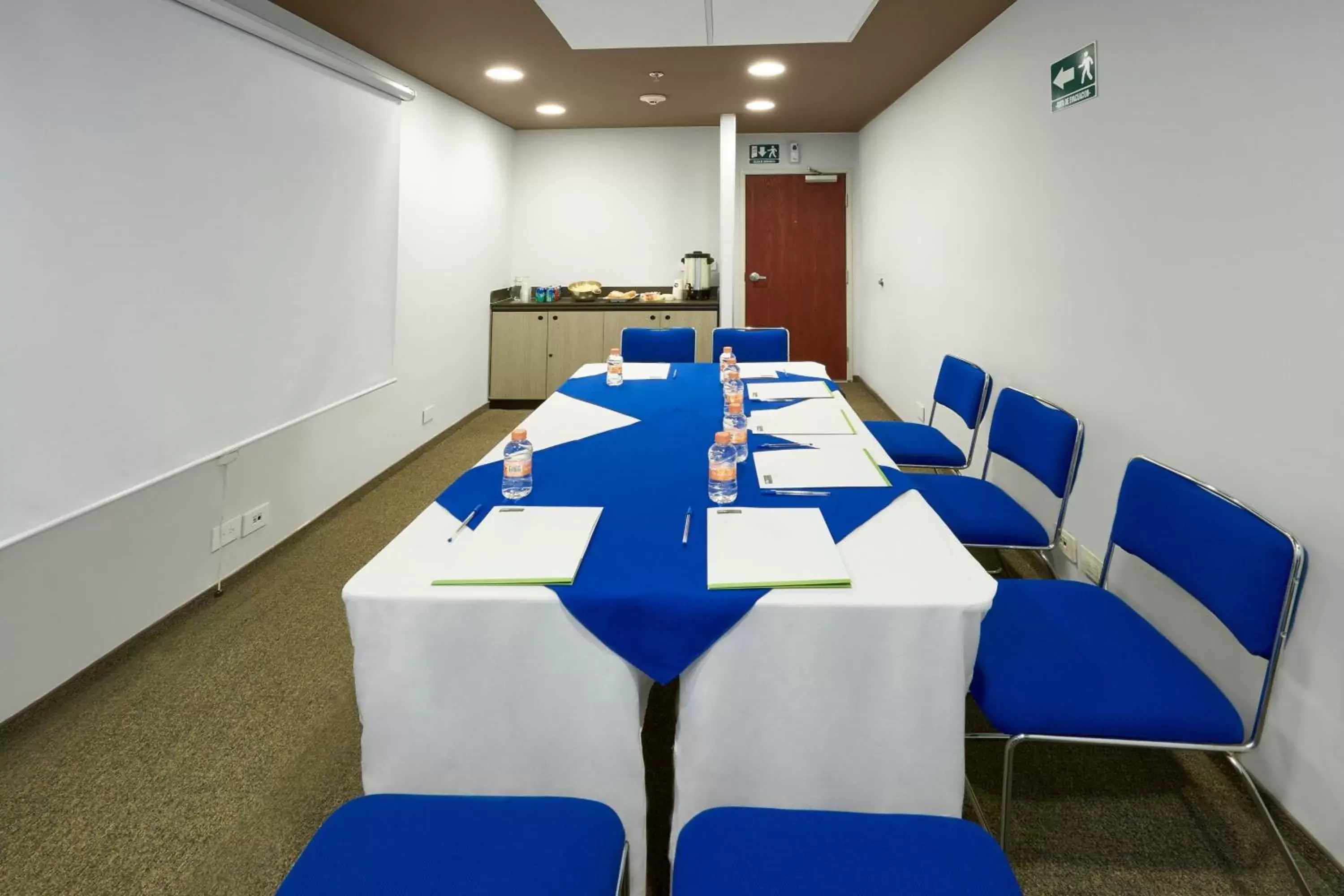 Meeting/conference room in City Express Junior by Marriott Mexicali