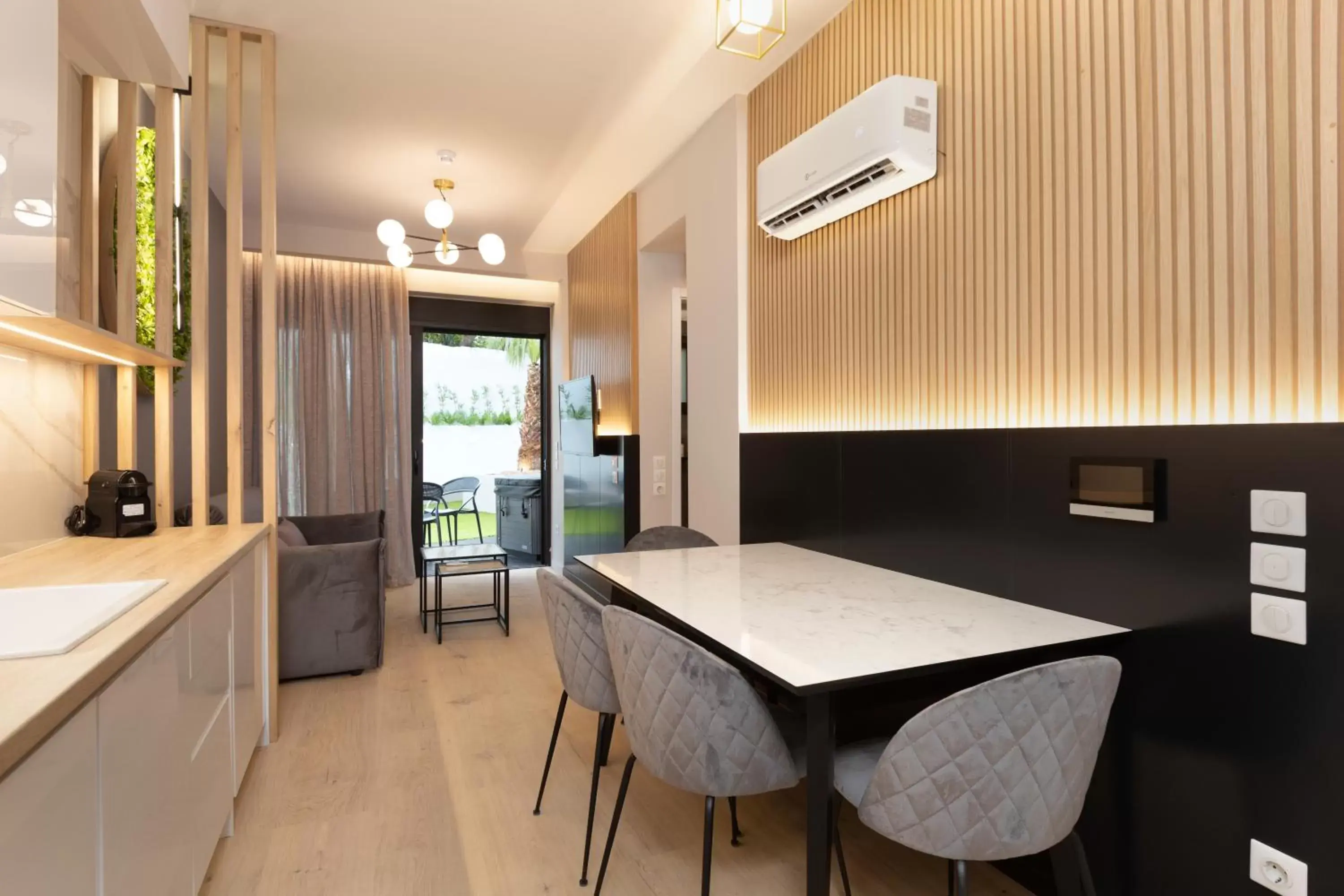 Kitchen or kitchenette in LUX&EASY Athens Downtown Residences