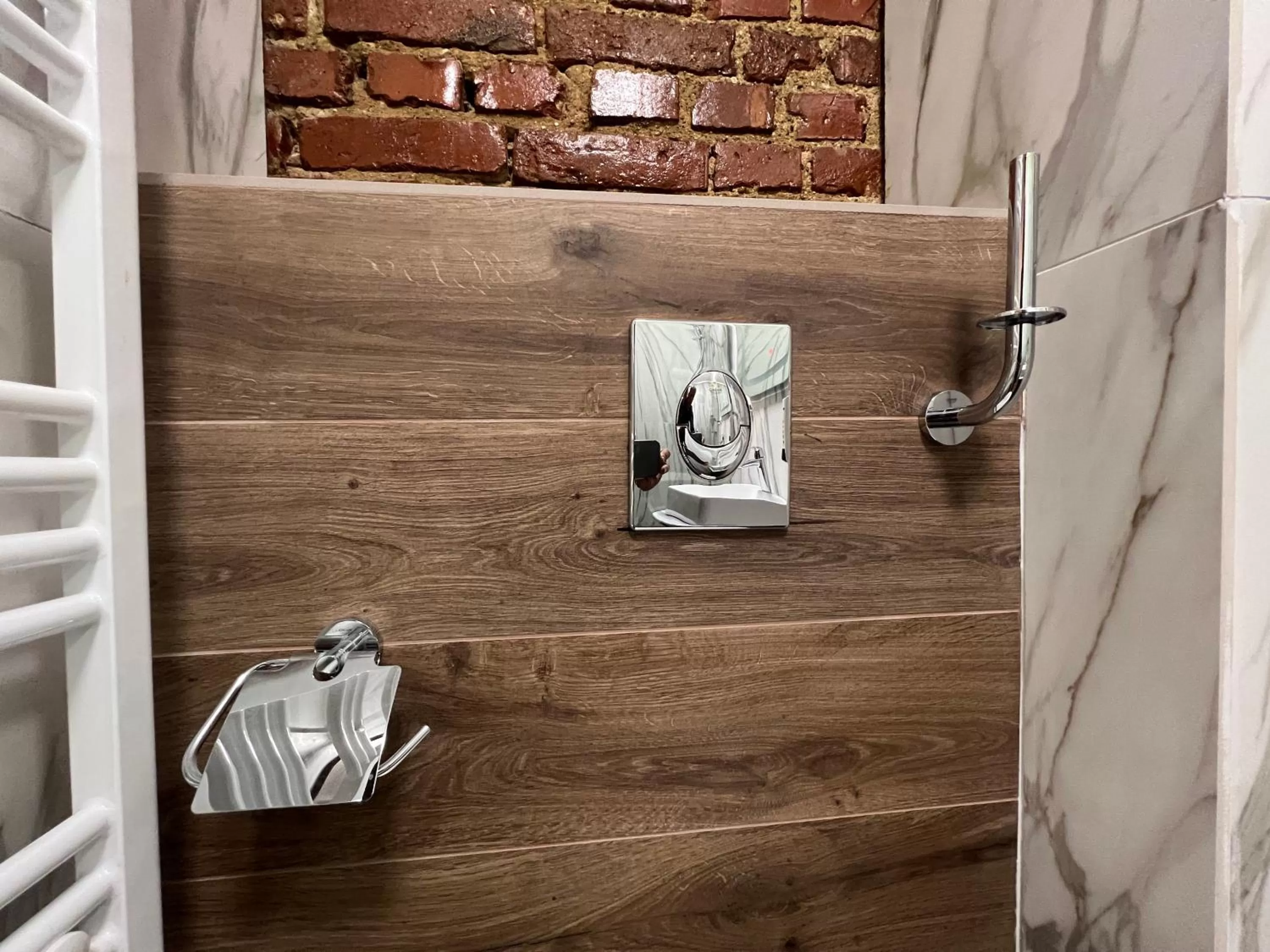 Bathroom in Hotel Boutique Cathedral Plaza Residences room for rent downtown