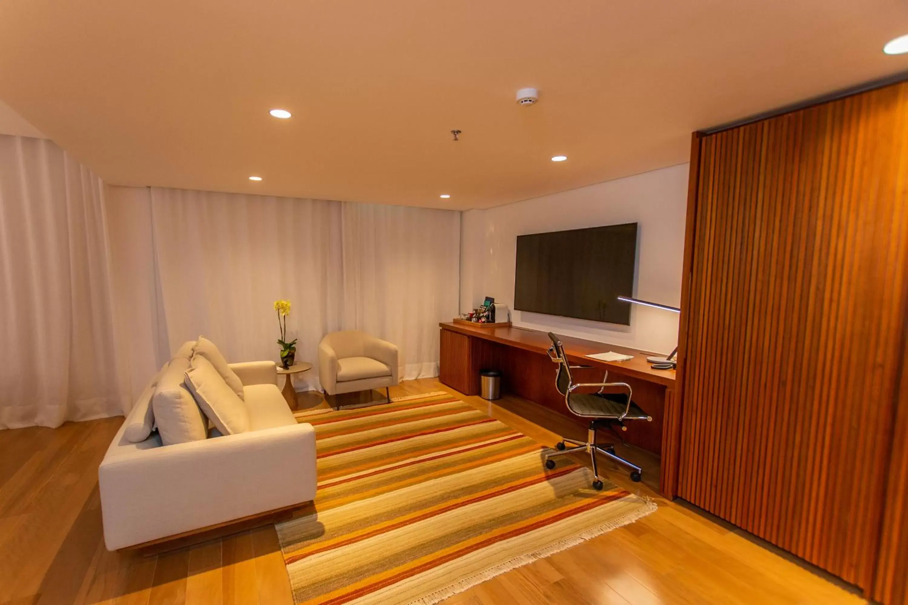 Bedroom, Seating Area in Quality Hotel Pampulha & Convention Center