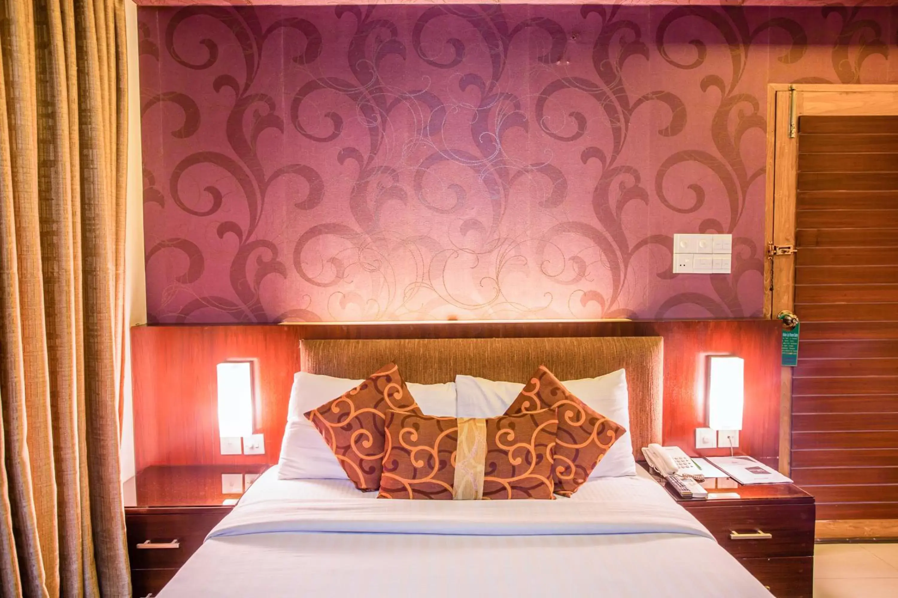 Bed in Hotel La Villa Western by Sea Pearl Beach Resort & Spa
