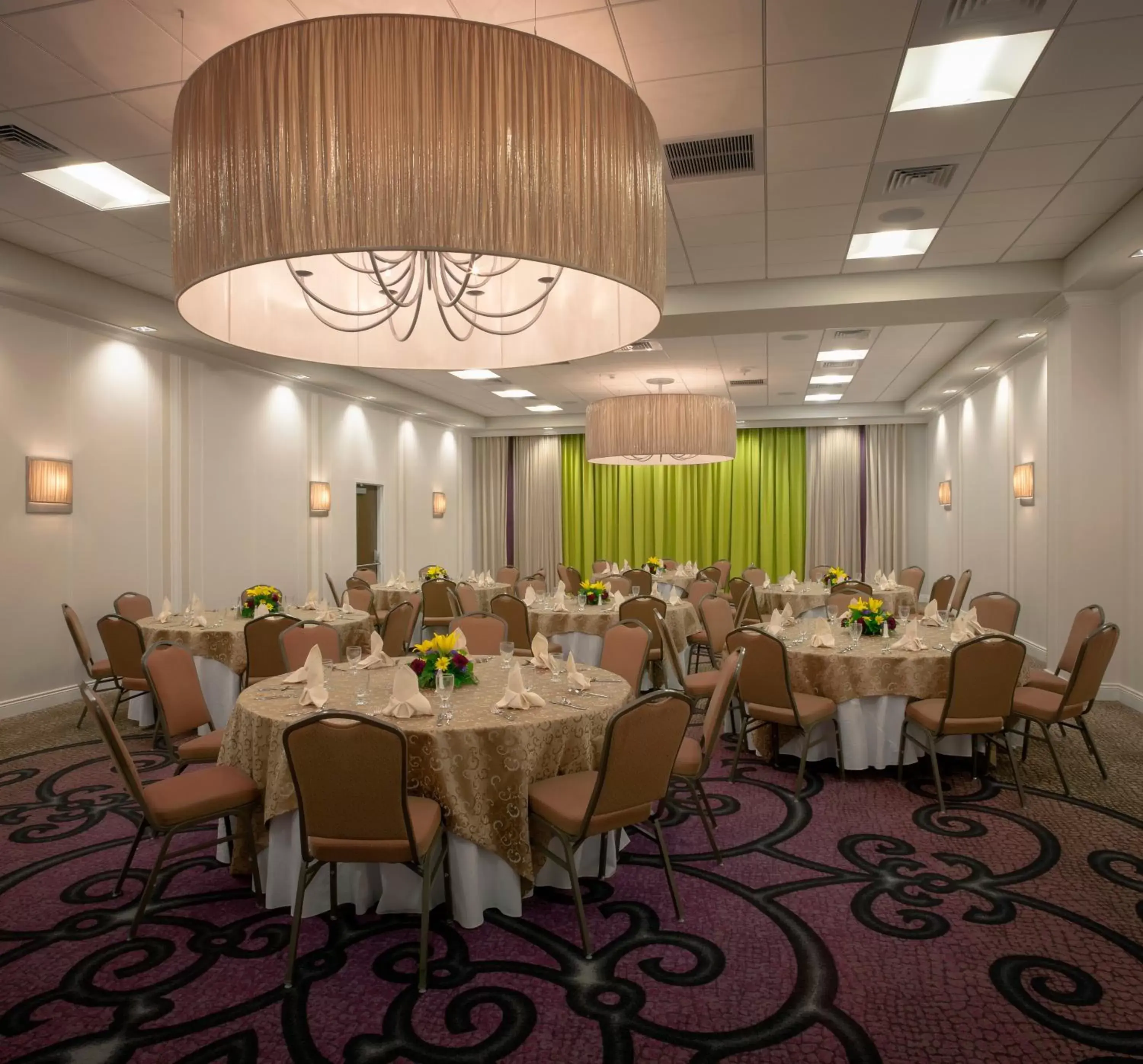 Banquet/Function facilities, Restaurant/Places to Eat in Holiday Inn New Orleans-Downtown Superdome, an IHG Hotel