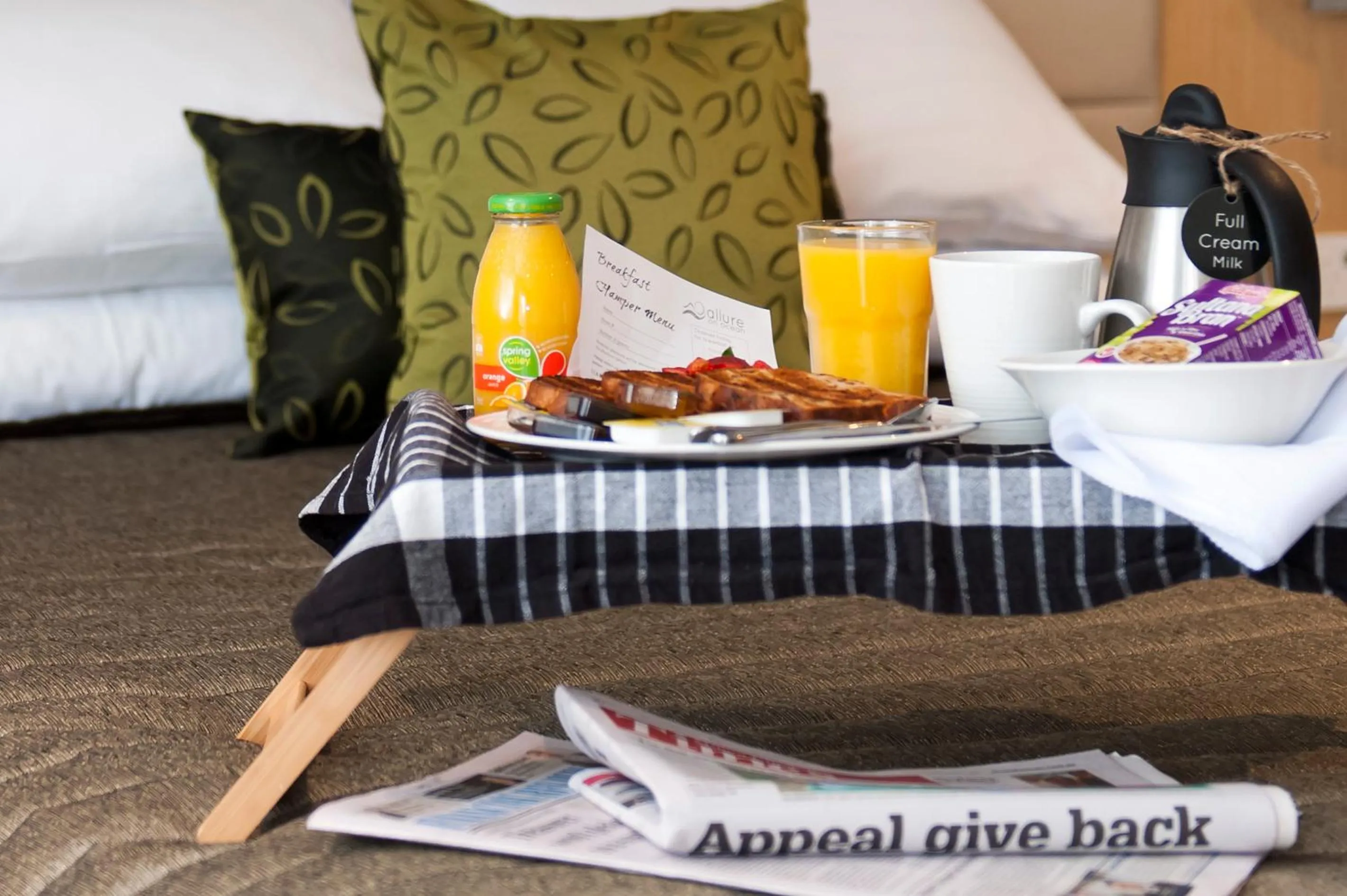 Continental breakfast, Bed in Allure On Ocean Motel - Mollymook Beach