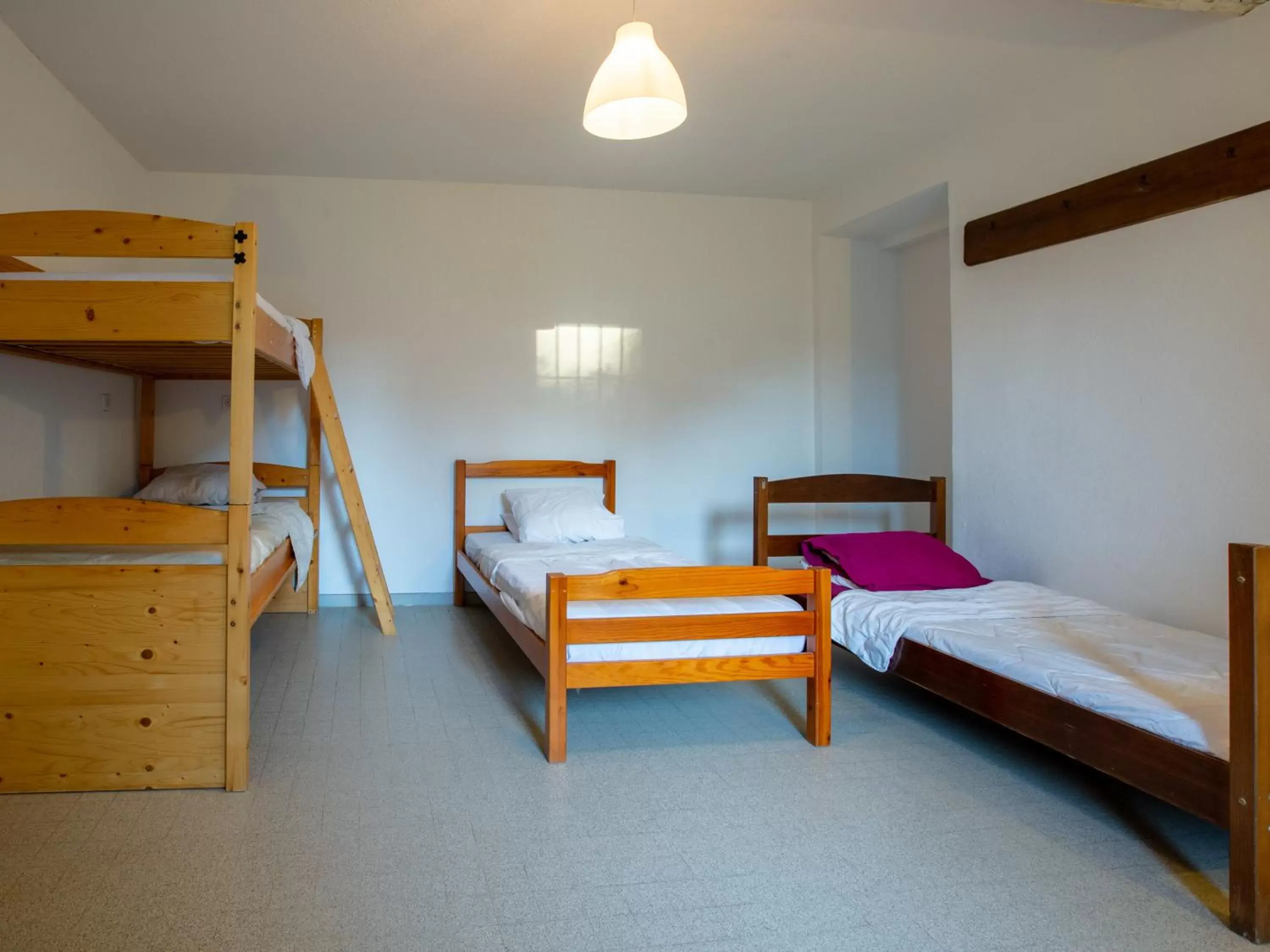 Photo of the whole room, Bunk Bed in Home saint roch