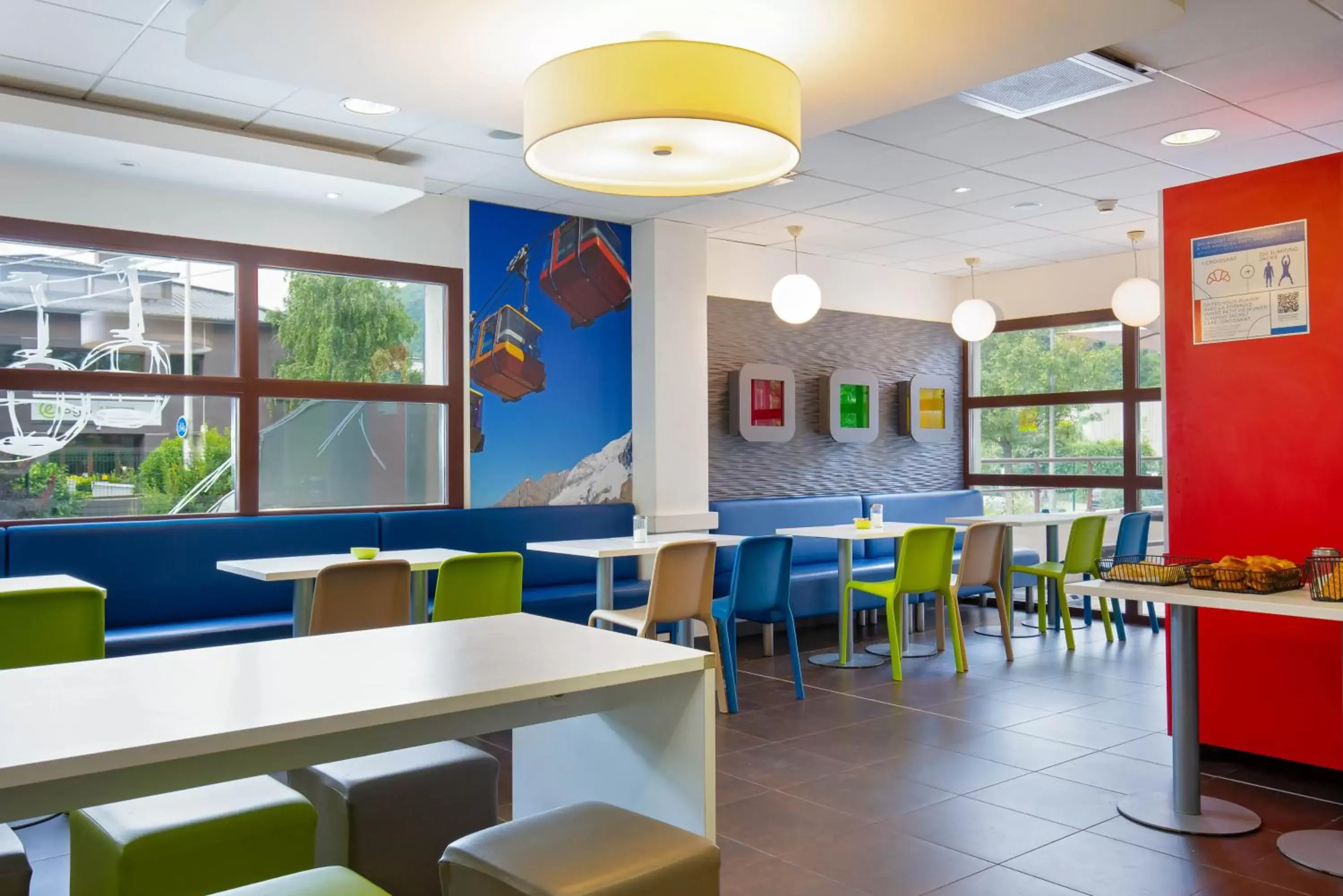 On site, Restaurant/Places to Eat in Ibis Budget Grenoble Sud Seyssins