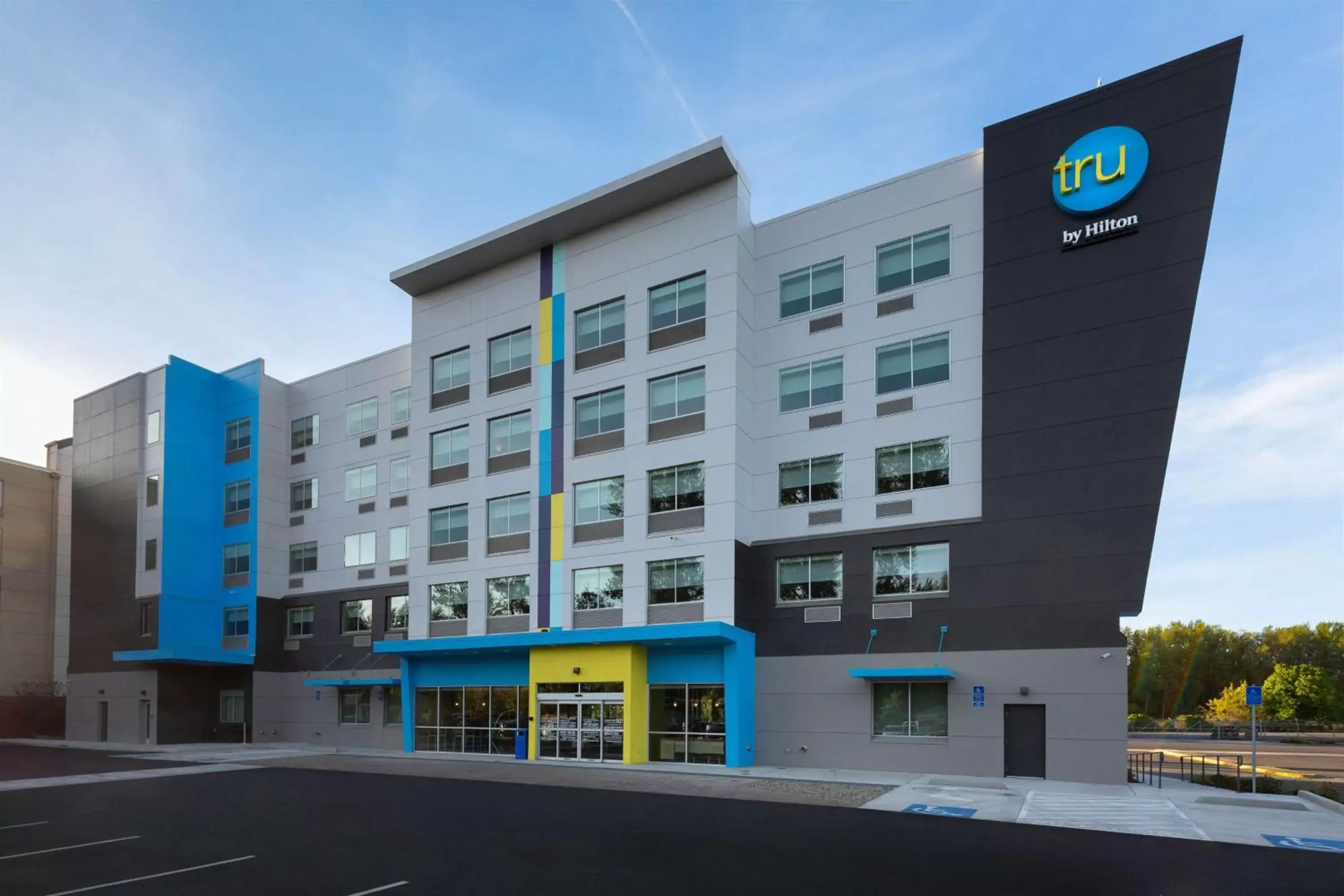 Property Building in Tru By Hilton Eugene, Or