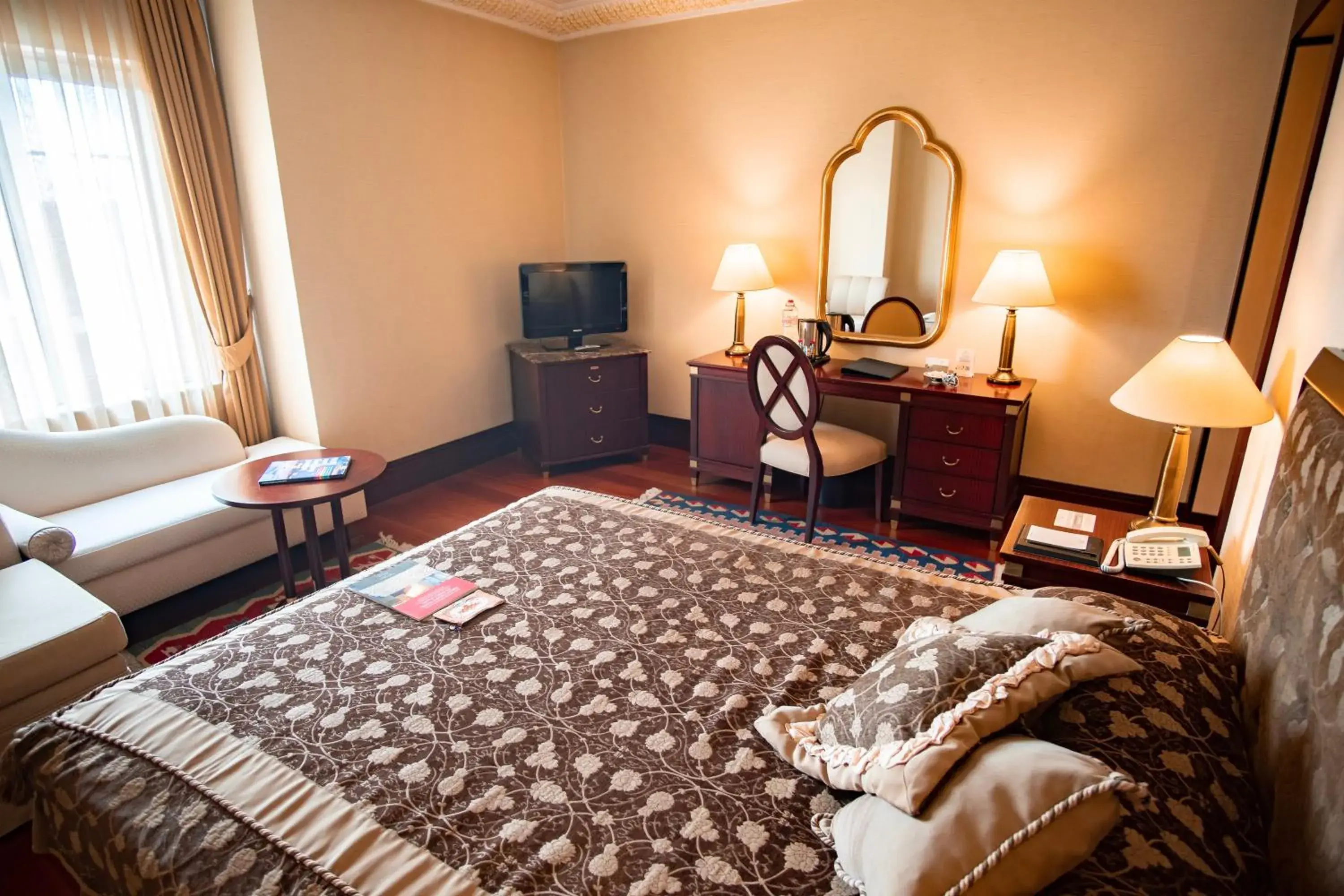 Photo of the whole room, Bed in Eresin Hotels Sultanahmet - Boutique Class