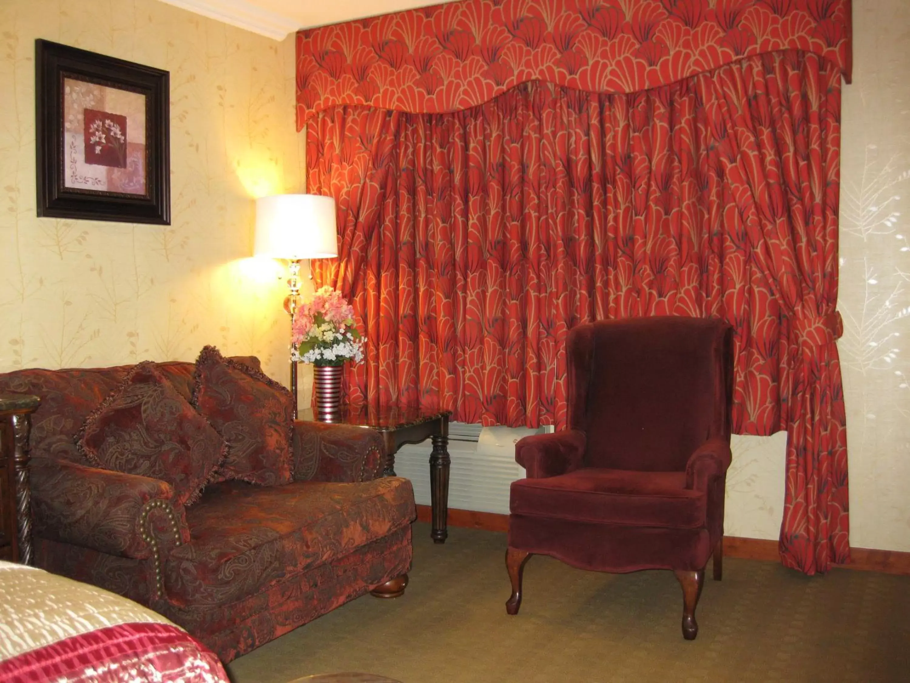 Seating Area in Acorn Motor Inn