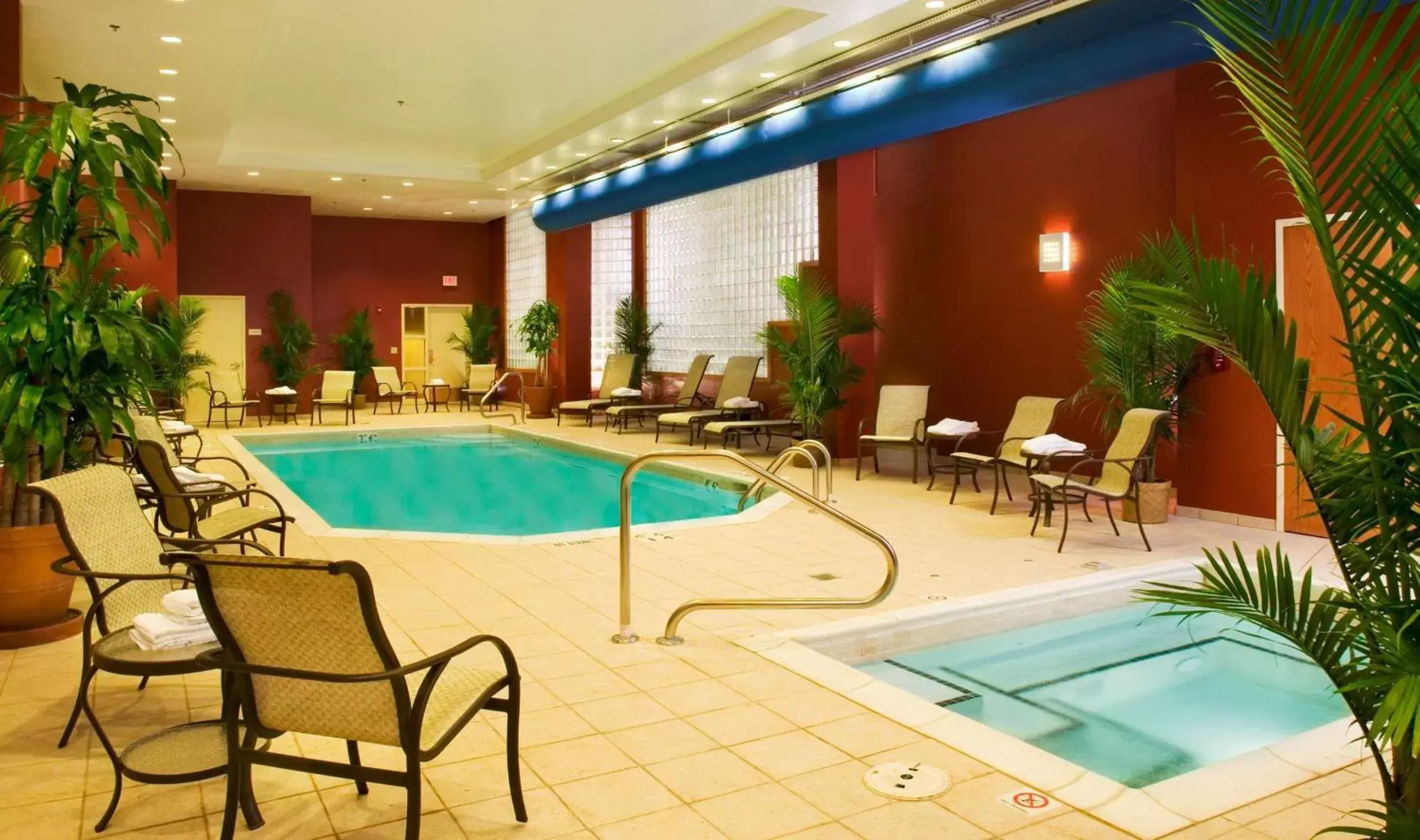 Pool view, Swimming Pool in Embassy Suites Winston-Salem