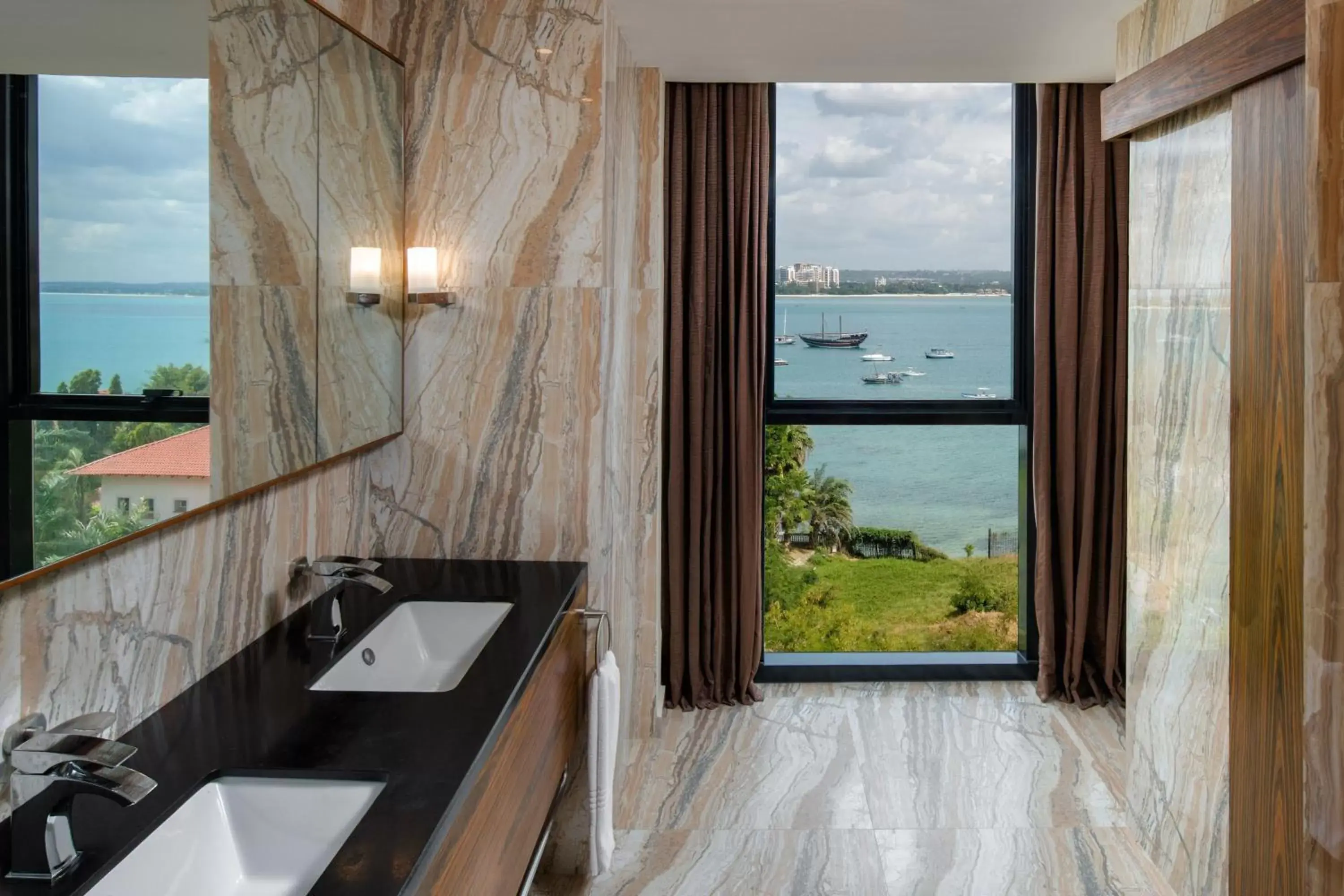 Bathroom, Sea View in Element Dar es Salaam