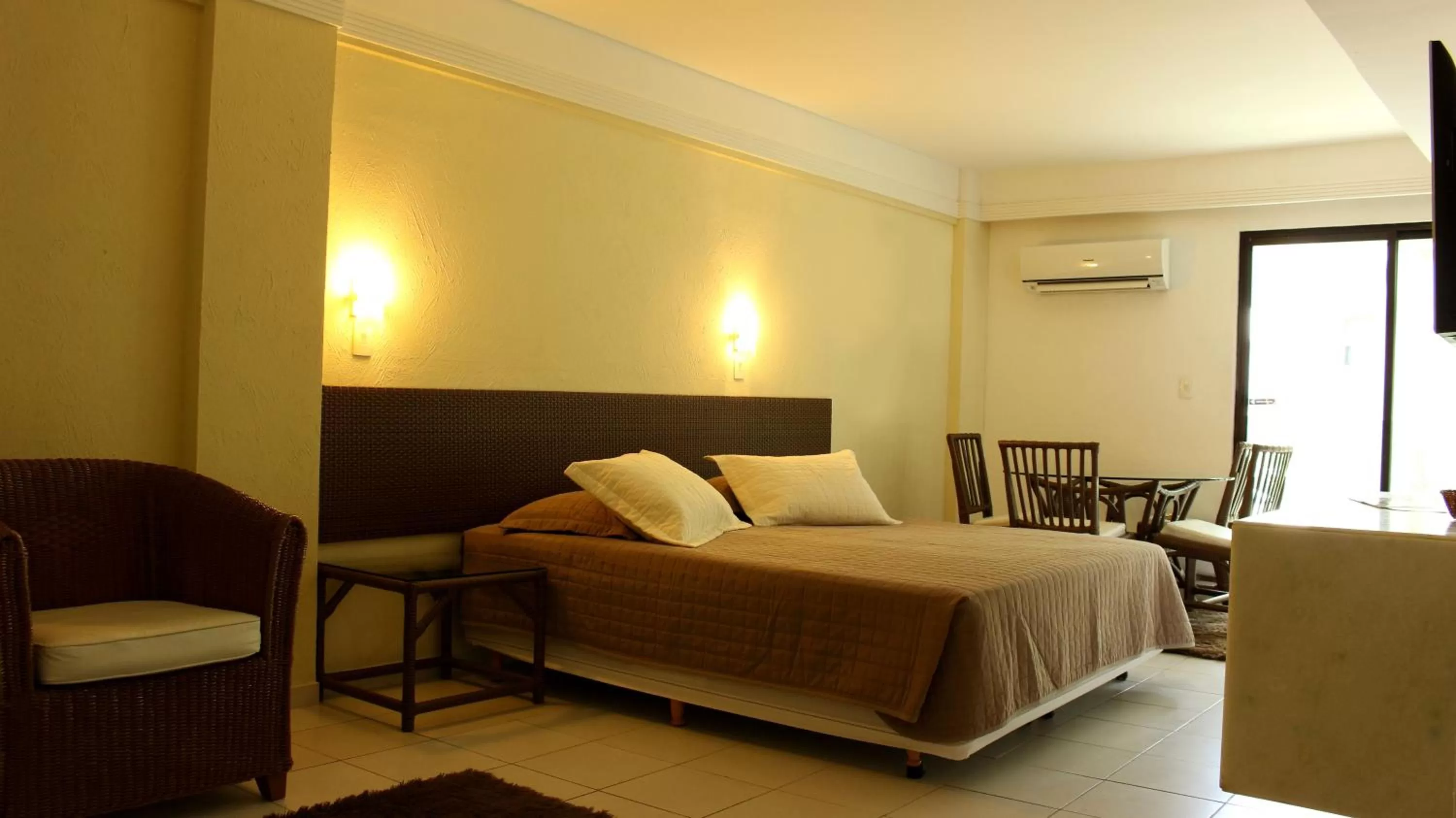 Photo of the whole room, Bed in Natal Praia Hotel