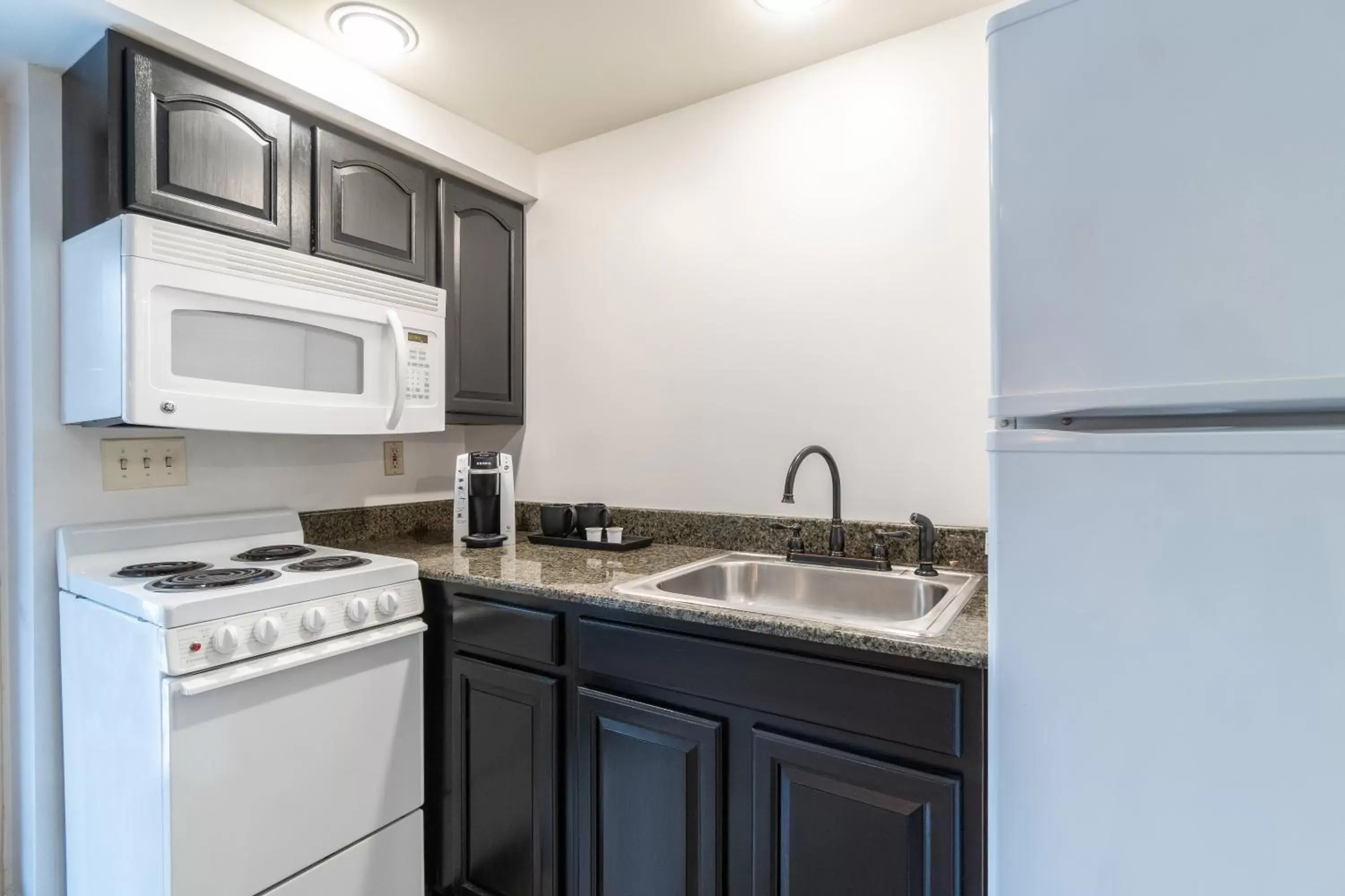 Kitchen/Kitchenette in The Alpine Lodge