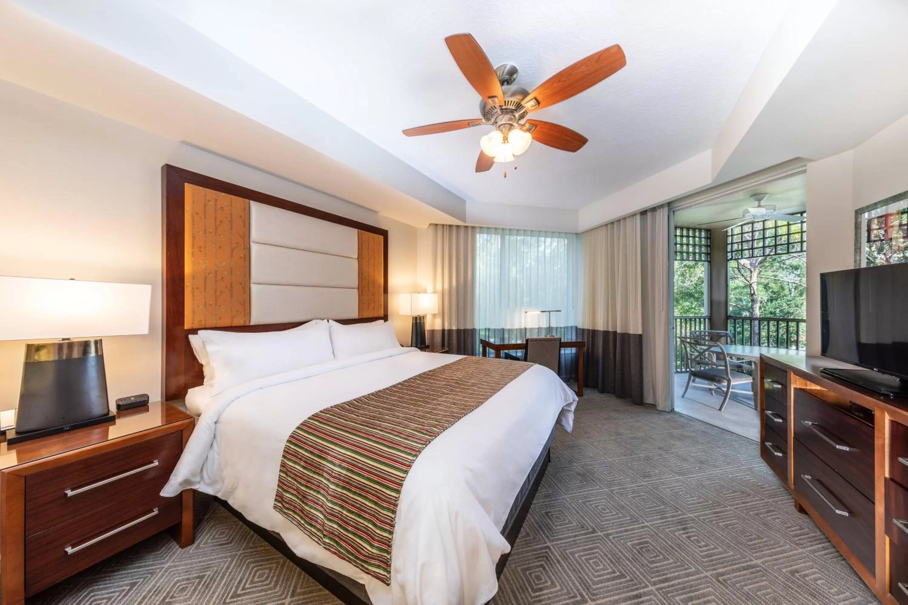 Three-Bedroom Villa with Balcony, Whirlpool and Roll-in Shower - Mobility Accessible in Marriott's Imperial Palms Villas