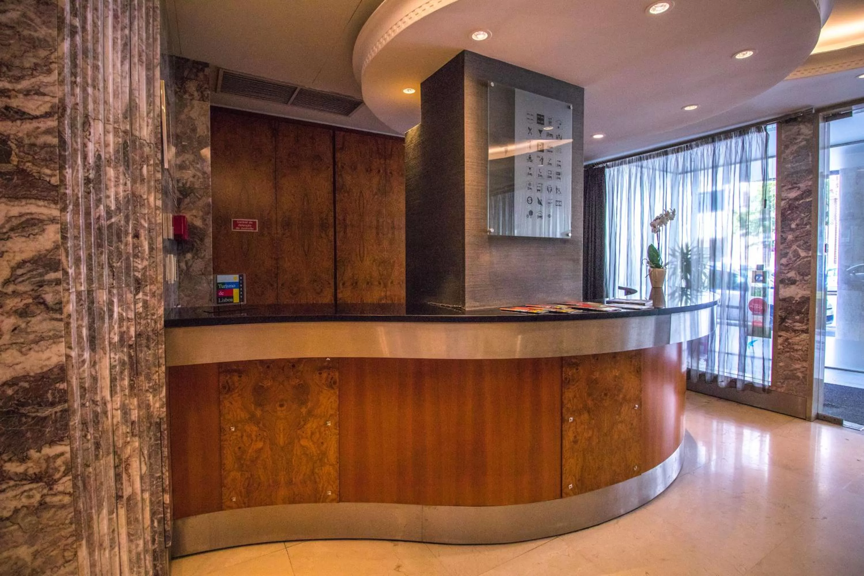 Lobby or reception in Hotel Travel Park Lisboa