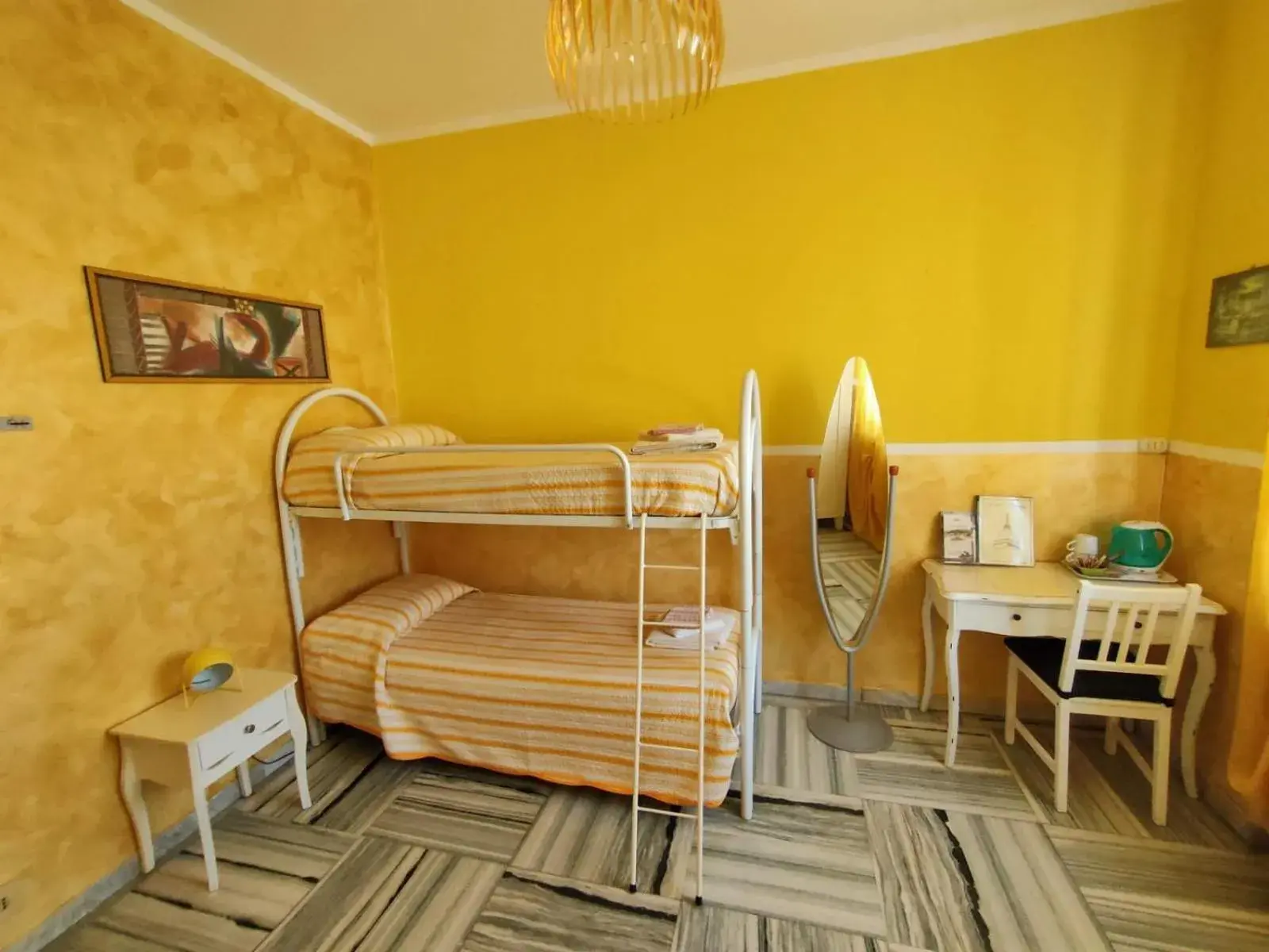 Bunk Bed in Hotel Serenella